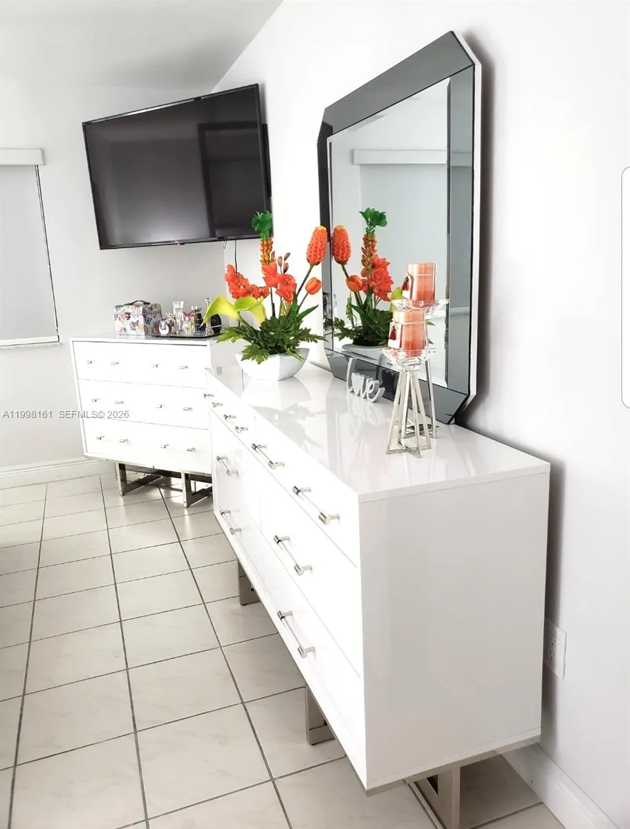 55 E 4th St 102, Hialeah, Florida 33010, Hialeah, Florida 33010, 2 Bedrooms Bedrooms, ,2 BathroomsBathrooms,Residential Lease,For Rent,55 E 4th St 102, Hialeah, Florida 33010,A11998161