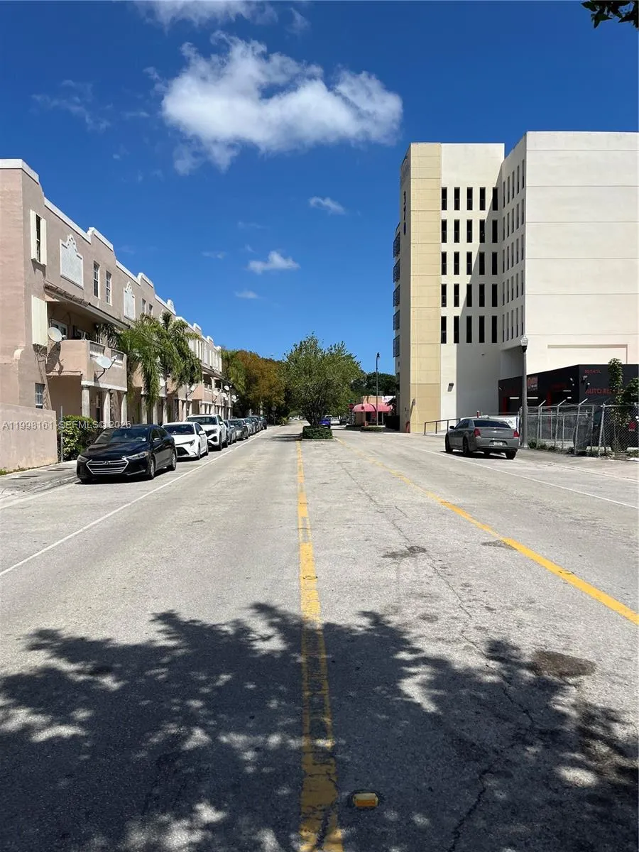 55 E 4th St 102, Hialeah, Florida 33010, Hialeah, Florida 33010, 2 Bedrooms Bedrooms, ,2 BathroomsBathrooms,Residential Lease,For Rent,55 E 4th St 102, Hialeah, Florida 33010,A11998161