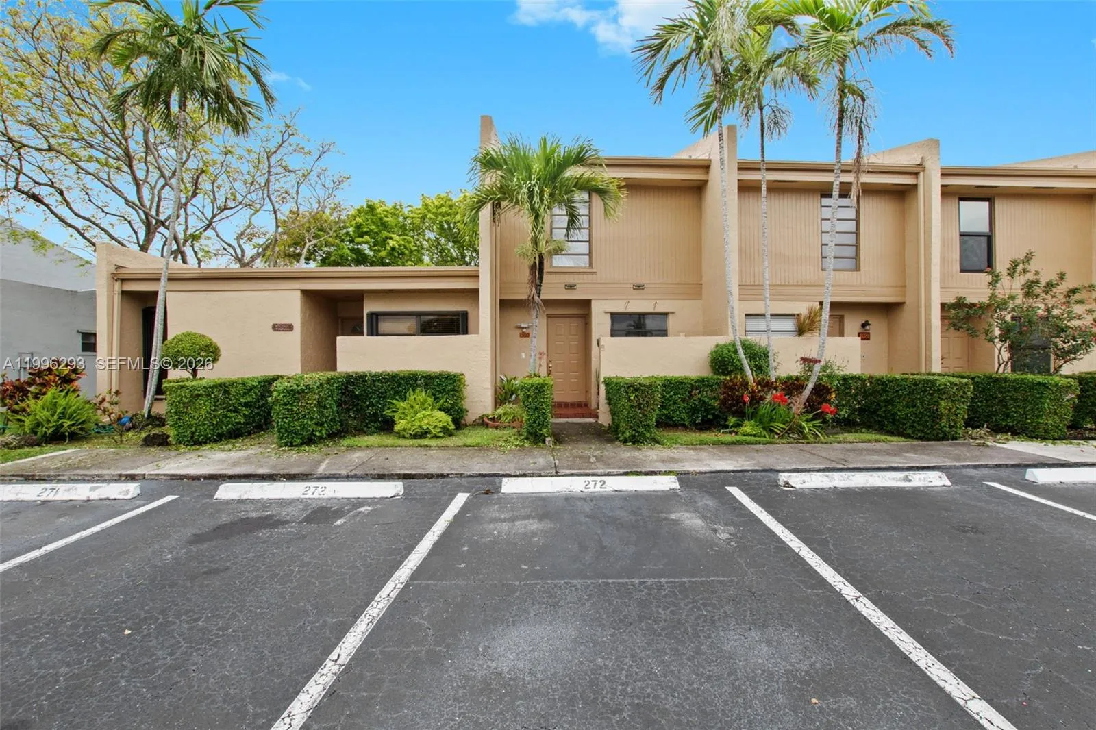 1360 Nw 97th Ter 272, Pembroke Pines, Florida 3302, Pembroke Pines, Florida 33024, 2 Bedrooms Bedrooms, ,2 BathroomsBathrooms,Residential Lease,For Rent,1360 Nw 97th Ter 272, Pembroke Pines, Florida 3302,A11996293