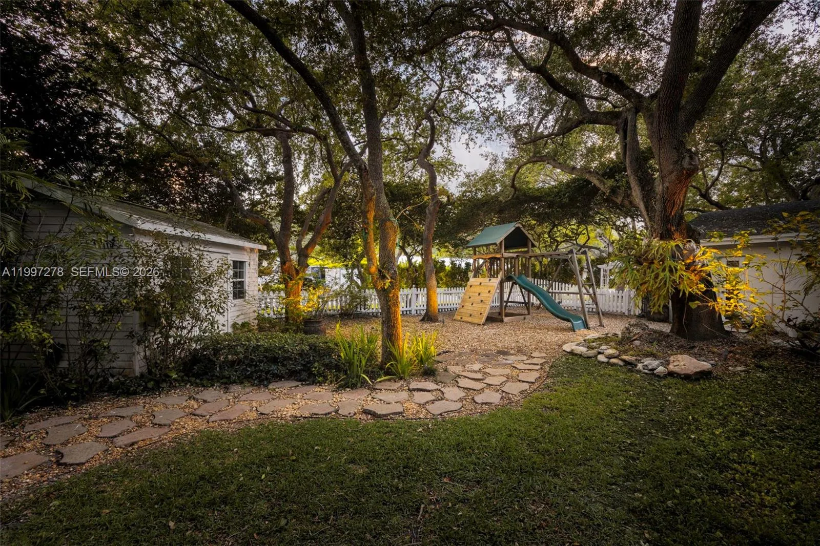 16167 Sw 74th Pl, Palmetto Bay, Florida 33157, Palmetto Bay, Florida 33157, 4 Bedrooms Bedrooms, ,2 BathroomsBathrooms,Residential,For Sale,16167 Sw 74th Pl, Palmetto Bay, Florida 33157,A11997278