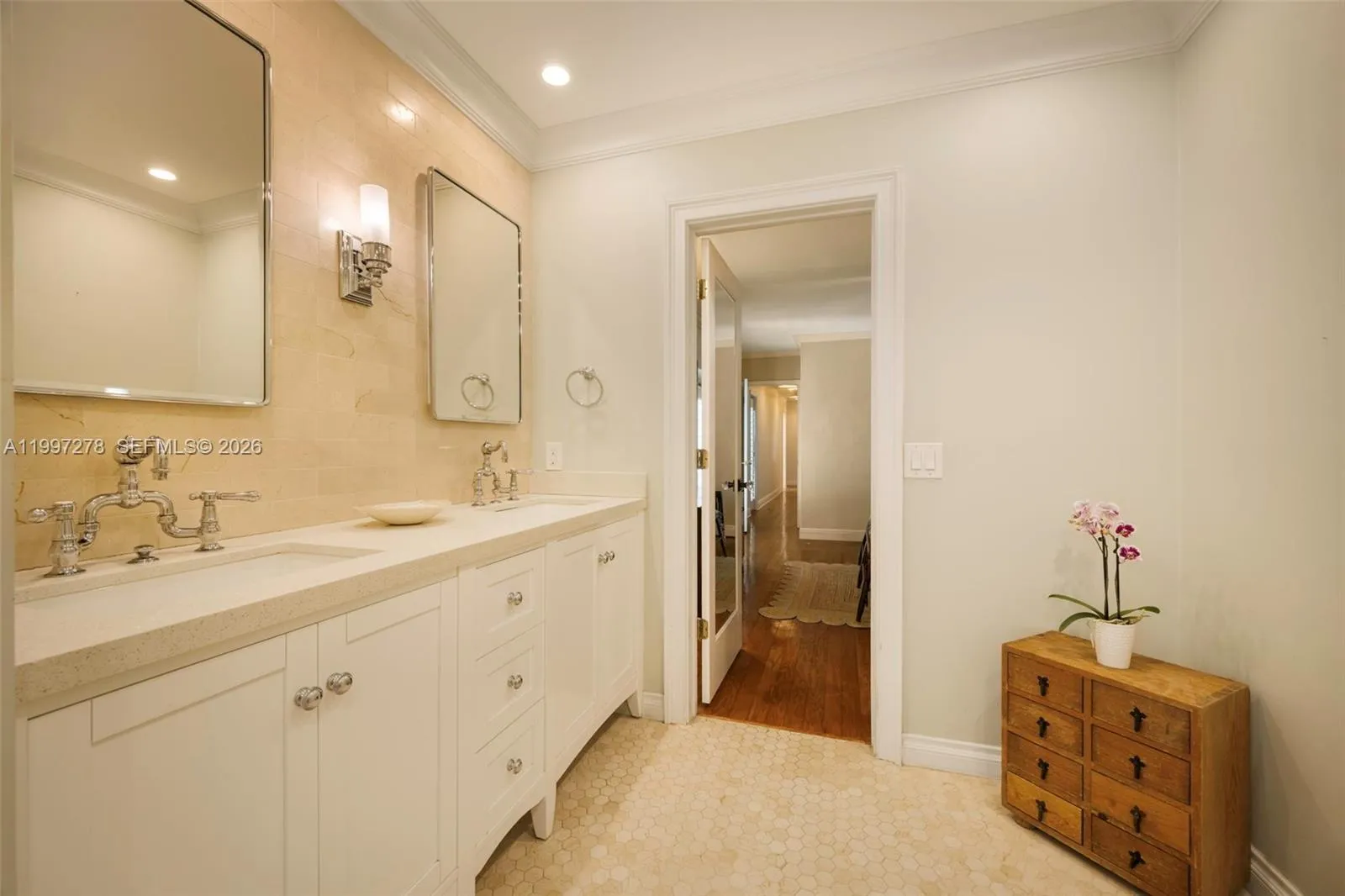 16167 Sw 74th Pl, Palmetto Bay, Florida 33157, Palmetto Bay, Florida 33157, 4 Bedrooms Bedrooms, ,2 BathroomsBathrooms,Residential,For Sale,16167 Sw 74th Pl, Palmetto Bay, Florida 33157,A11997278