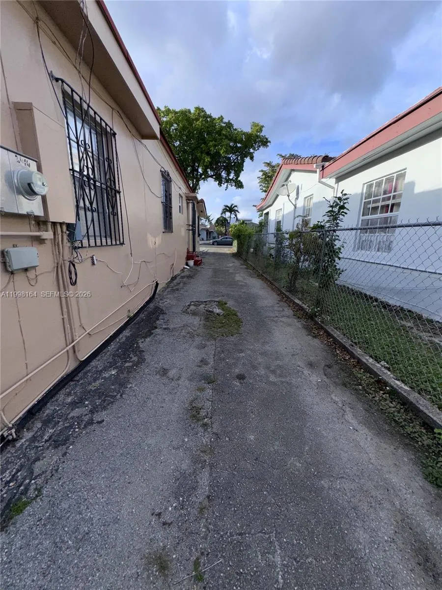 2416 Sw 12th St, Miami, Florida 33135, Miami, Florida 33135, ,Residential Income,For Sale,2416 Sw 12th St, Miami, Florida 33135,A11998164