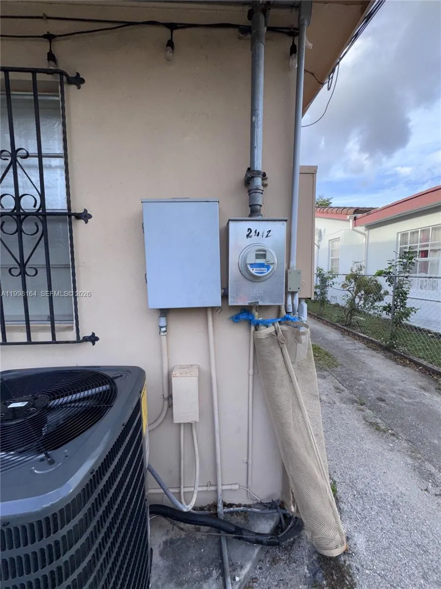 2416 Sw 12th St, Miami, Florida 33135, Miami, Florida 33135, ,Residential Income,For Sale,2416 Sw 12th St, Miami, Florida 33135,A11998164