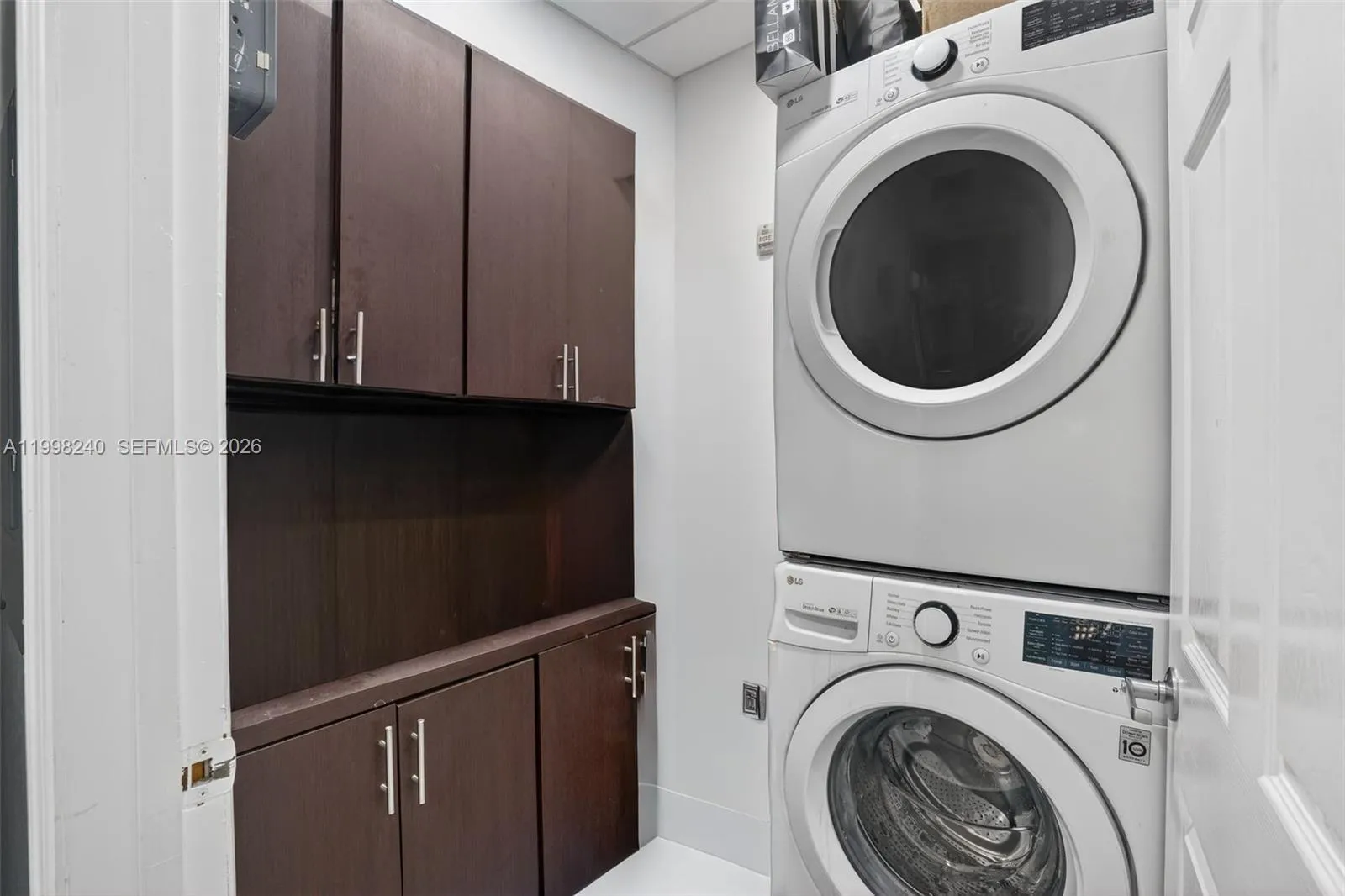 Beauty Salon For Sale In Hialeah, Hialeah, Florida, Hialeah, Florida 33015, ,Business Opportunity,For Sale,Beauty Salon For Sale In Hialeah, Hialeah, Florida,A11998240