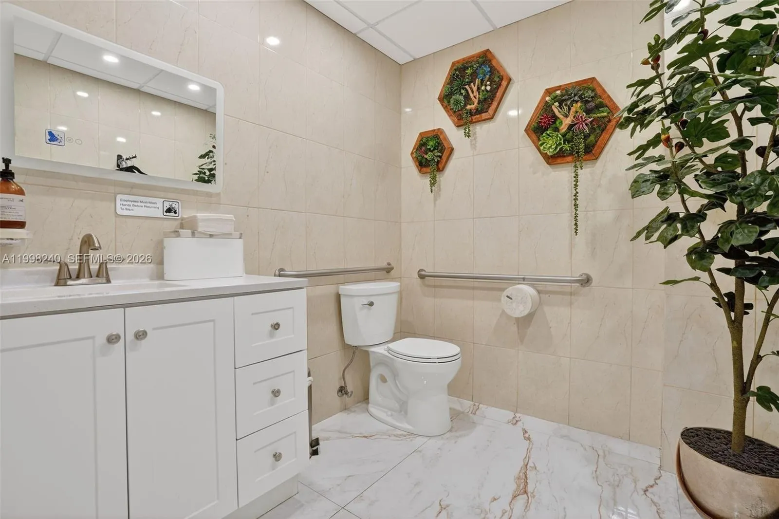 Beauty Salon For Sale In Hialeah, Hialeah, Florida, Hialeah, Florida 33015, ,Business Opportunity,For Sale,Beauty Salon For Sale In Hialeah, Hialeah, Florida,A11998240