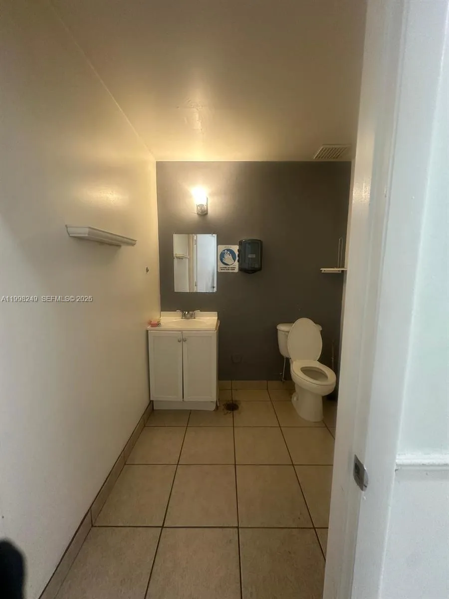 15648 Sw 72nd St, Miami, Florida 33193, Miami, Florida 33193, ,Commercial Lease,For Rent,15648 Sw 72nd St, Miami, Florida 33193,A11998249