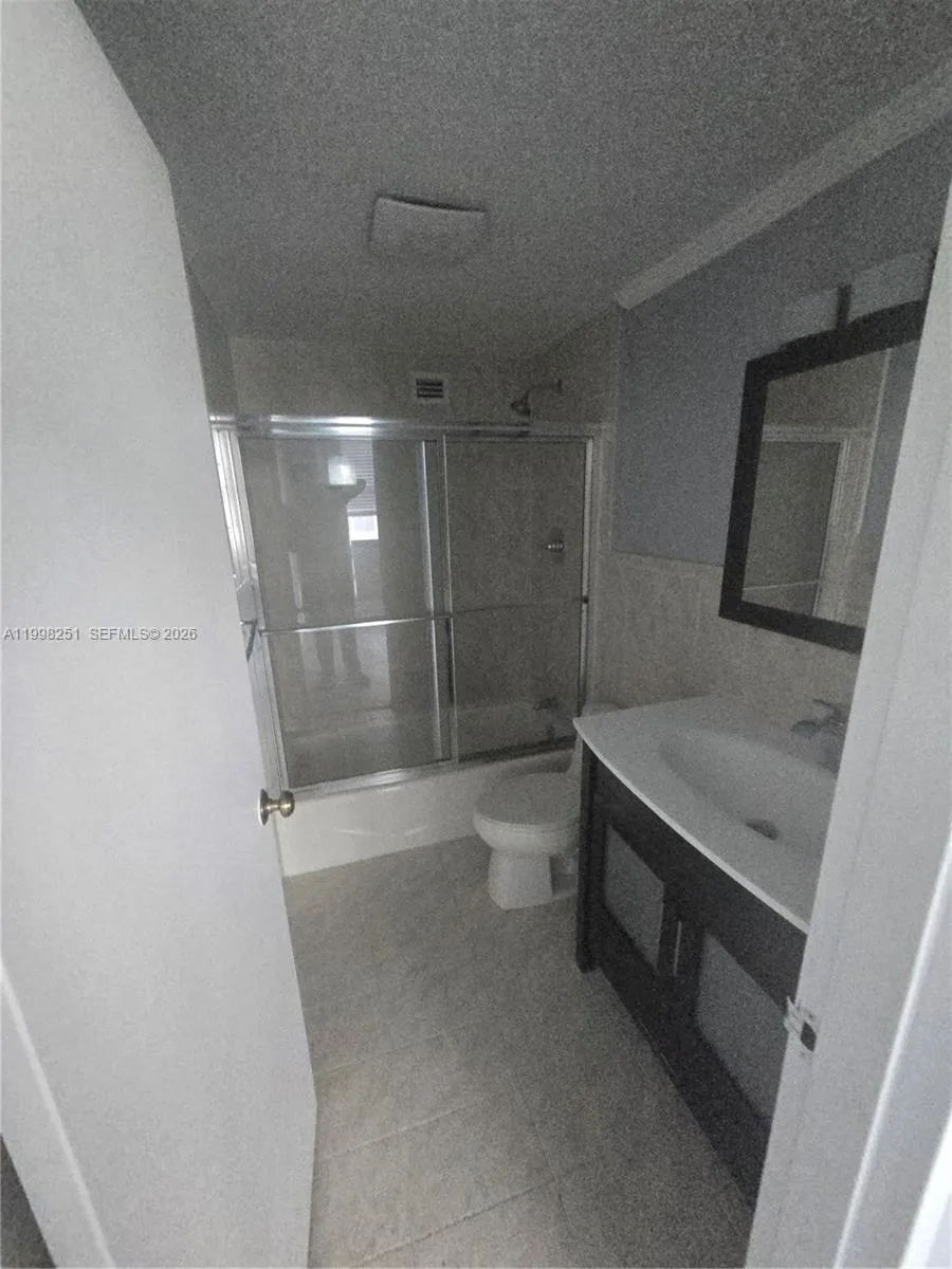 825 Brickell Bay Dr 750, Miami, Florida 33131, Miami, Florida 33131, 2 Bedrooms Bedrooms, ,2 BathroomsBathrooms,Residential Lease,For Rent,825 Brickell Bay Dr 750, Miami, Florida 33131,A11998251