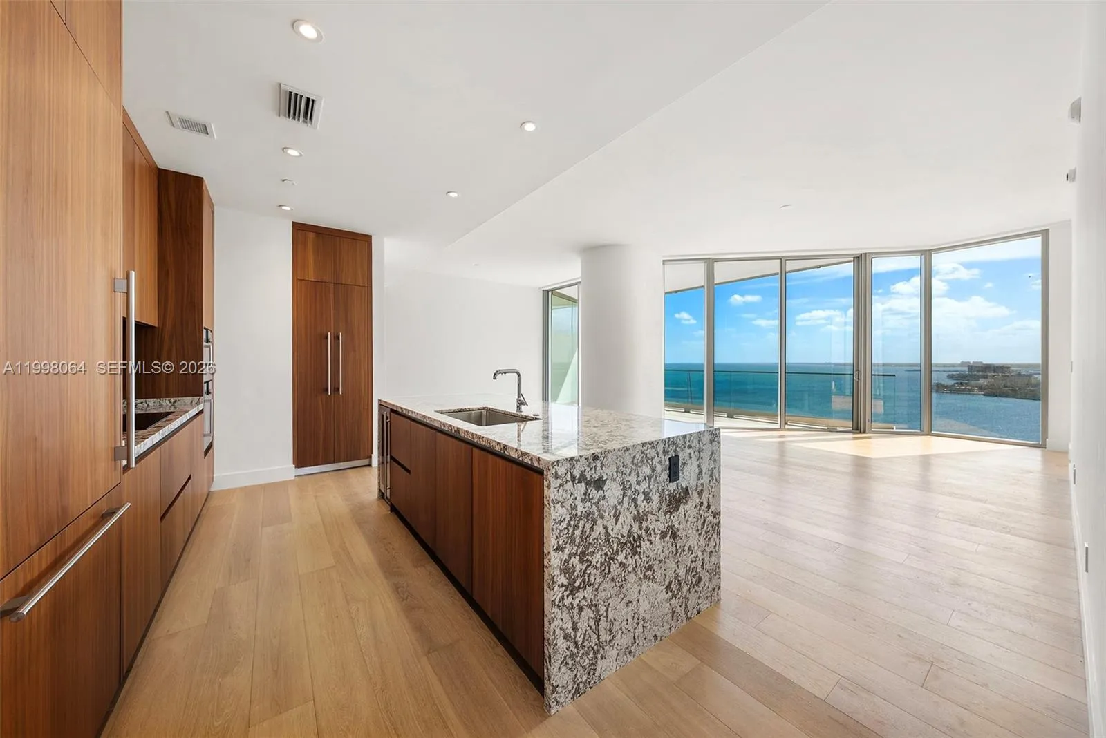 175 Se 25 Rd 2003, Miami, Florida 33129, Miami, Florida 33129, 3 Bedrooms Bedrooms, ,3 BathroomsBathrooms,Residential,For Sale,175 Se 25 Rd 2003, Miami, Florida 33129,A11998064