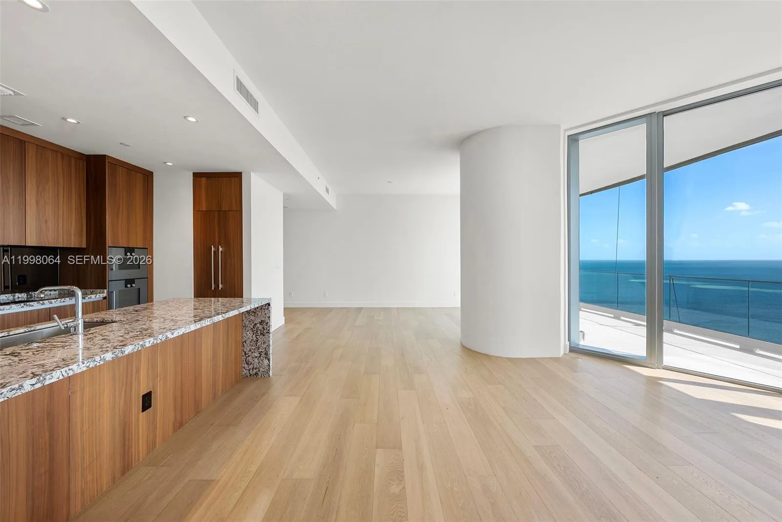 Kitchen / Living room