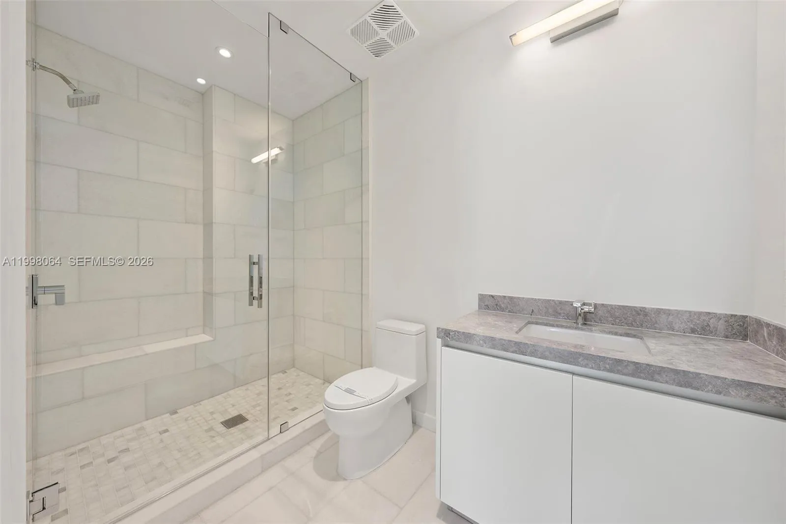 2nd Bathroom