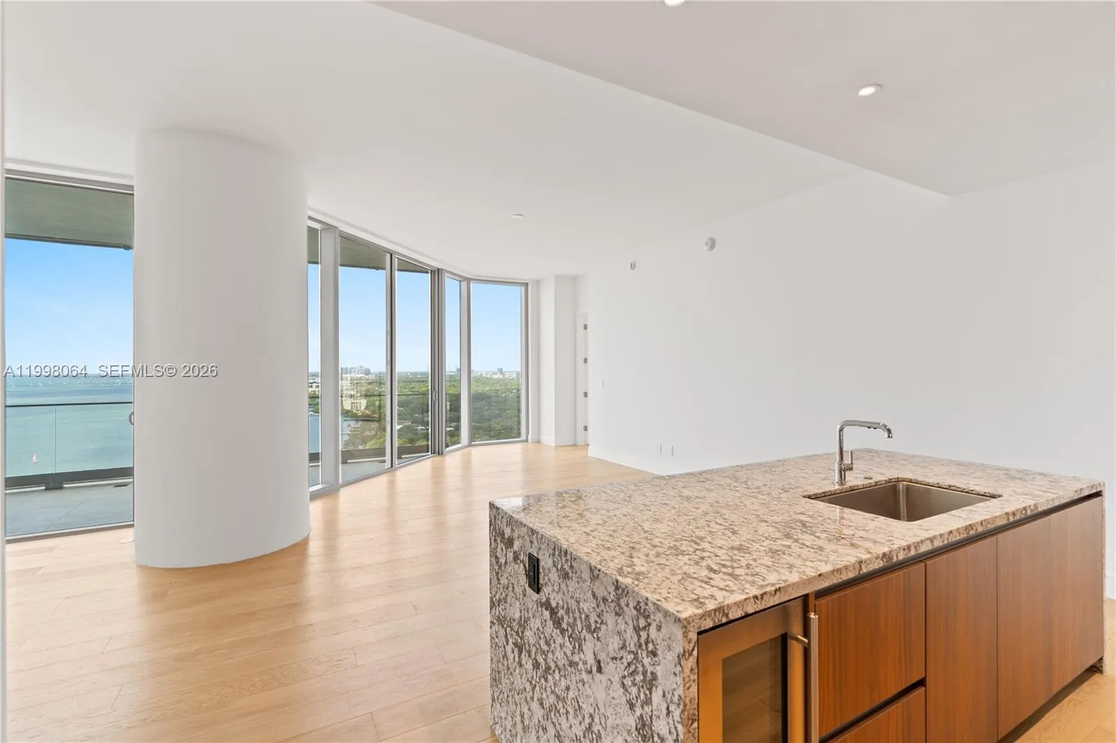 Kitchen / Living Room