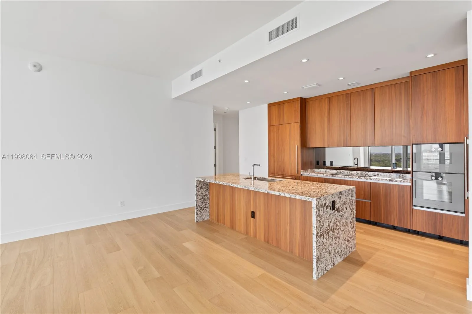 175 Se 25 Rd 2003, Miami, Florida 33129, Miami, Florida 33129, 3 Bedrooms Bedrooms, ,3 BathroomsBathrooms,Residential,For Sale,175 Se 25 Rd 2003, Miami, Florida 33129,A11998064