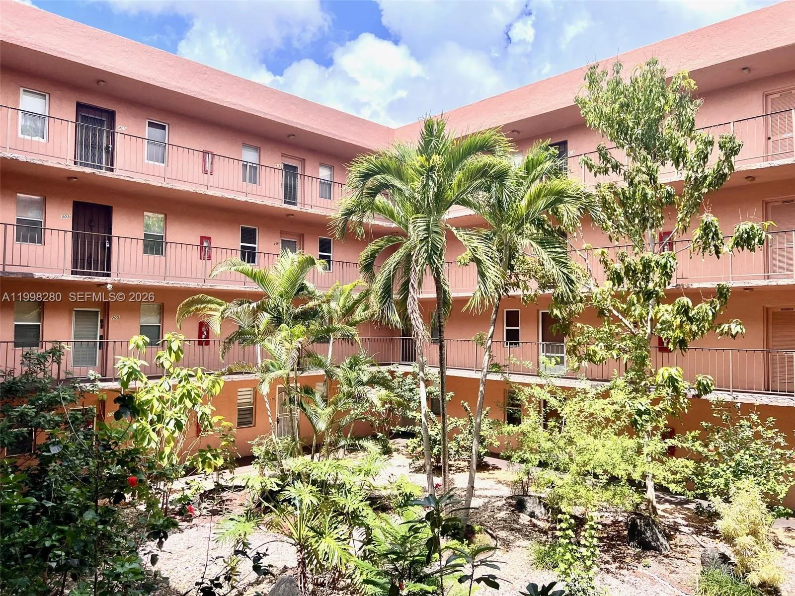 2841 Somerset Dr 215, Lauderdale Lakes, Florida 33, Lauderdale Lakes, Florida 33311, 2 Bedrooms Bedrooms, ,2 BathroomsBathrooms,Residential Lease,For Rent,2841 Somerset Dr 215, Lauderdale Lakes, Florida 33,A11998280