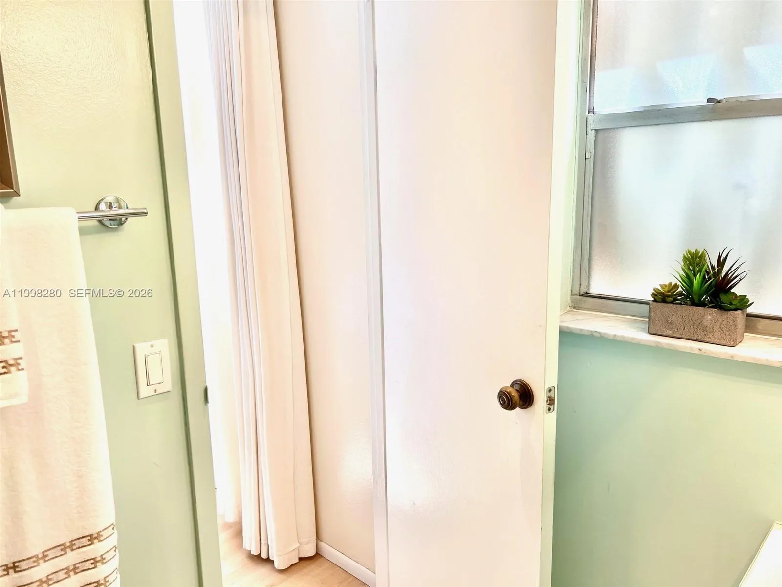 2841 Somerset Dr 215, Lauderdale Lakes, Florida 33, Lauderdale Lakes, Florida 33311, 2 Bedrooms Bedrooms, ,2 BathroomsBathrooms,Residential Lease,For Rent,2841 Somerset Dr 215, Lauderdale Lakes, Florida 33,A11998280