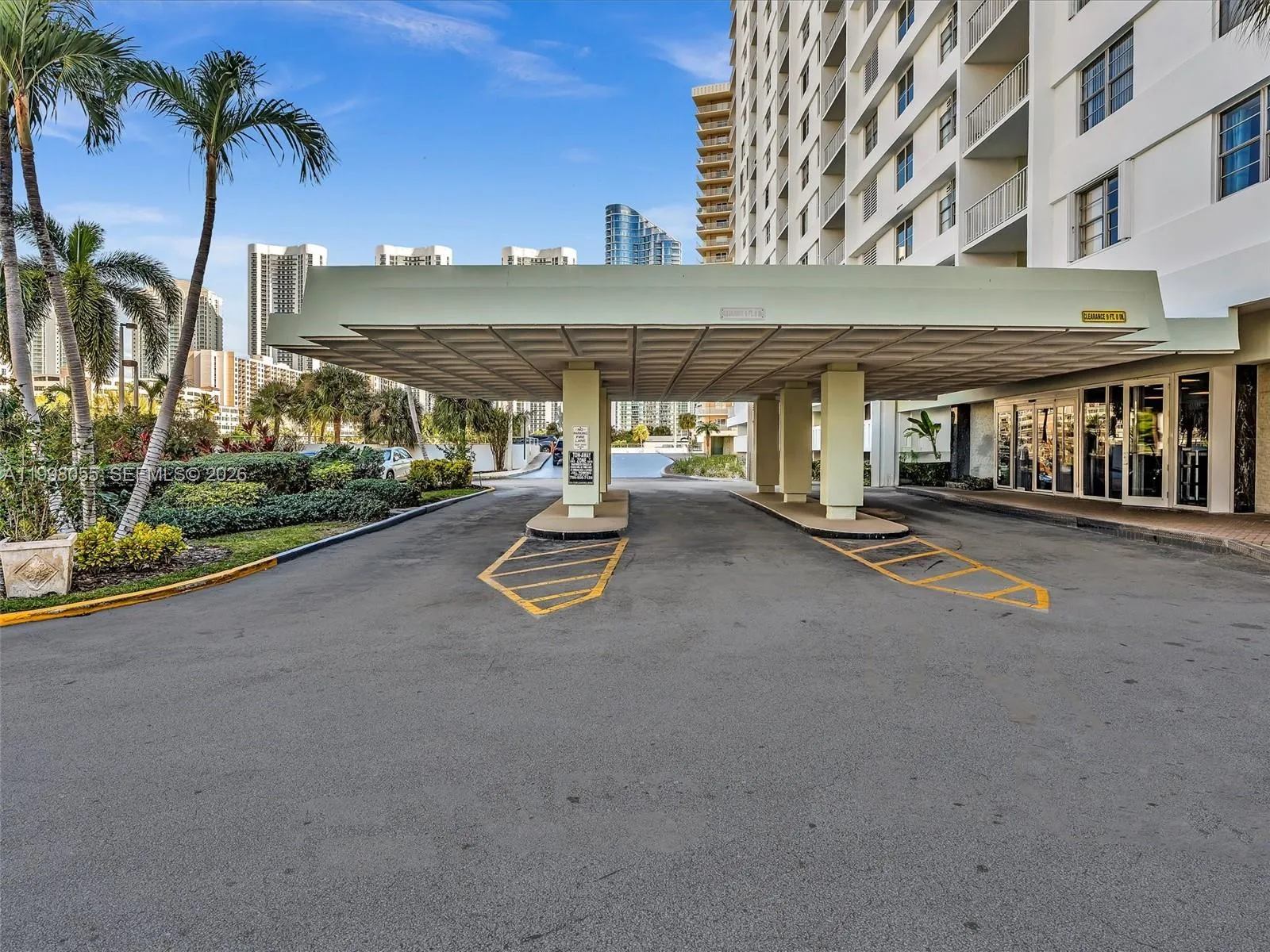 Entrance - Valet Parking