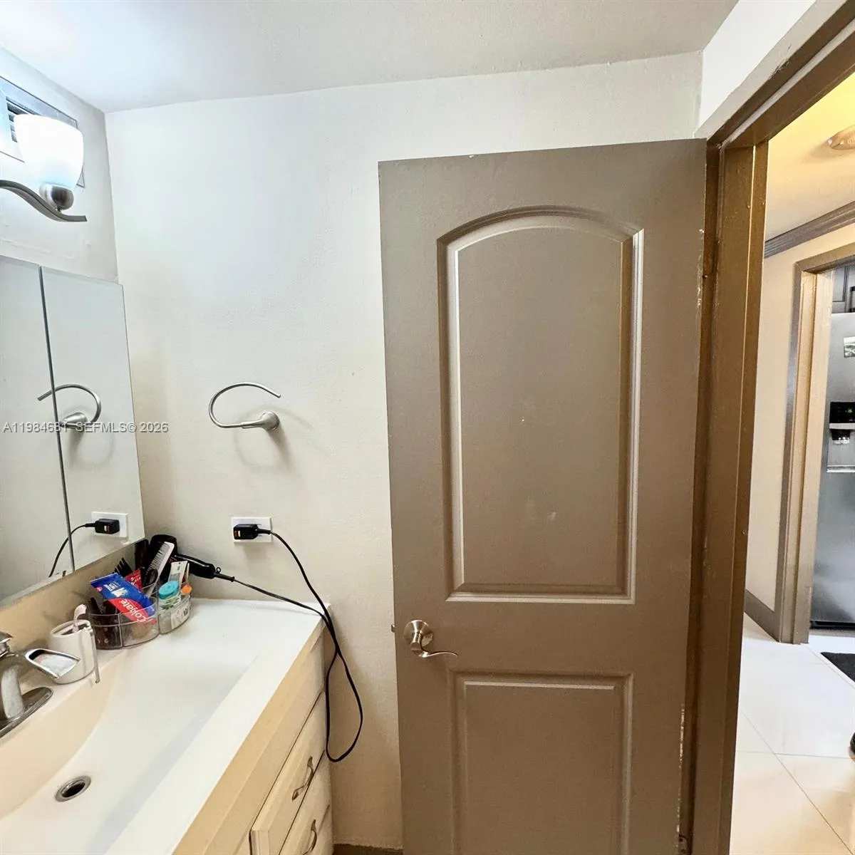 999 Brickell Bay Dr 1506, Miami, Florida 33131, Miami, Florida 33131, ,1 BathroomBathrooms,Residential Lease,For Rent,999 Brickell Bay Dr 1506, Miami, Florida 33131,A11984681