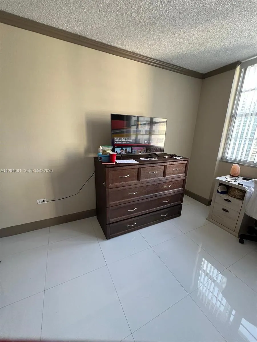 999 Brickell Bay Dr 1506, Miami, Florida 33131, Miami, Florida 33131, ,1 BathroomBathrooms,Residential Lease,For Rent,999 Brickell Bay Dr 1506, Miami, Florida 33131,A11984681