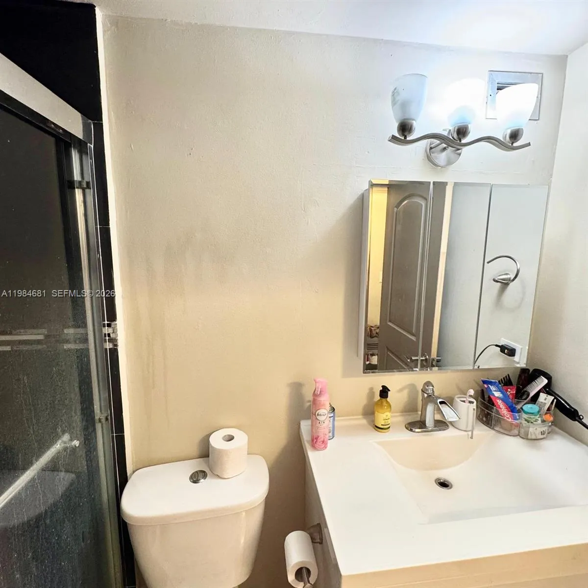 999 Brickell Bay Dr 1506, Miami, Florida 33131, Miami, Florida 33131, ,1 BathroomBathrooms,Residential Lease,For Rent,999 Brickell Bay Dr 1506, Miami, Florida 33131,A11984681