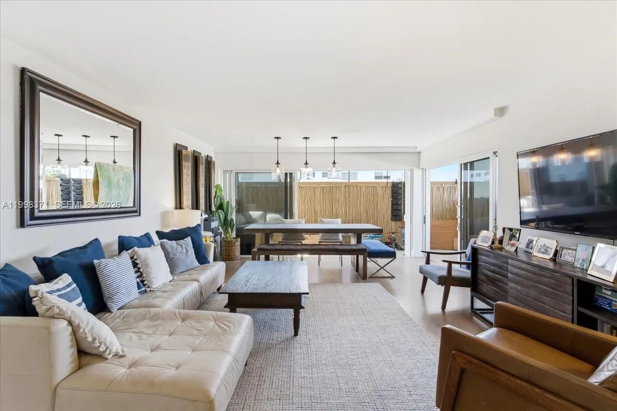 550 Ocean Drive 3h, Key Biscayne, Florida 33149, Key Biscayne, Florida 33149, 3 Bedrooms Bedrooms, ,2 BathroomsBathrooms,Residential,For Sale,550 Ocean Drive 3h, Key Biscayne, Florida 33149,A11998371