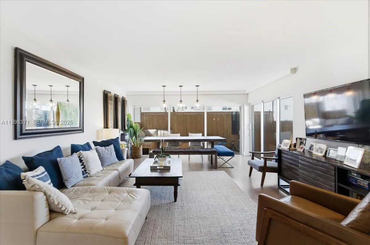 550 Ocean Drive 3h, Key Biscayne, Florida 33149, Key Biscayne, Florida 33149, 3 Bedrooms Bedrooms, ,2 BathroomsBathrooms,Residential,For Sale,550 Ocean Drive 3h, Key Biscayne, Florida 33149,A11998371