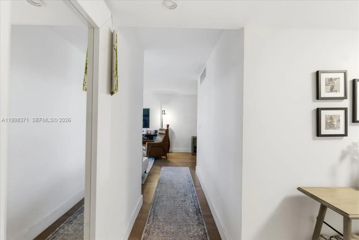 550 Ocean Drive 3h, Key Biscayne, Florida 33149, Key Biscayne, Florida 33149, 3 Bedrooms Bedrooms, ,2 BathroomsBathrooms,Residential,For Sale,550 Ocean Drive 3h, Key Biscayne, Florida 33149,A11998371