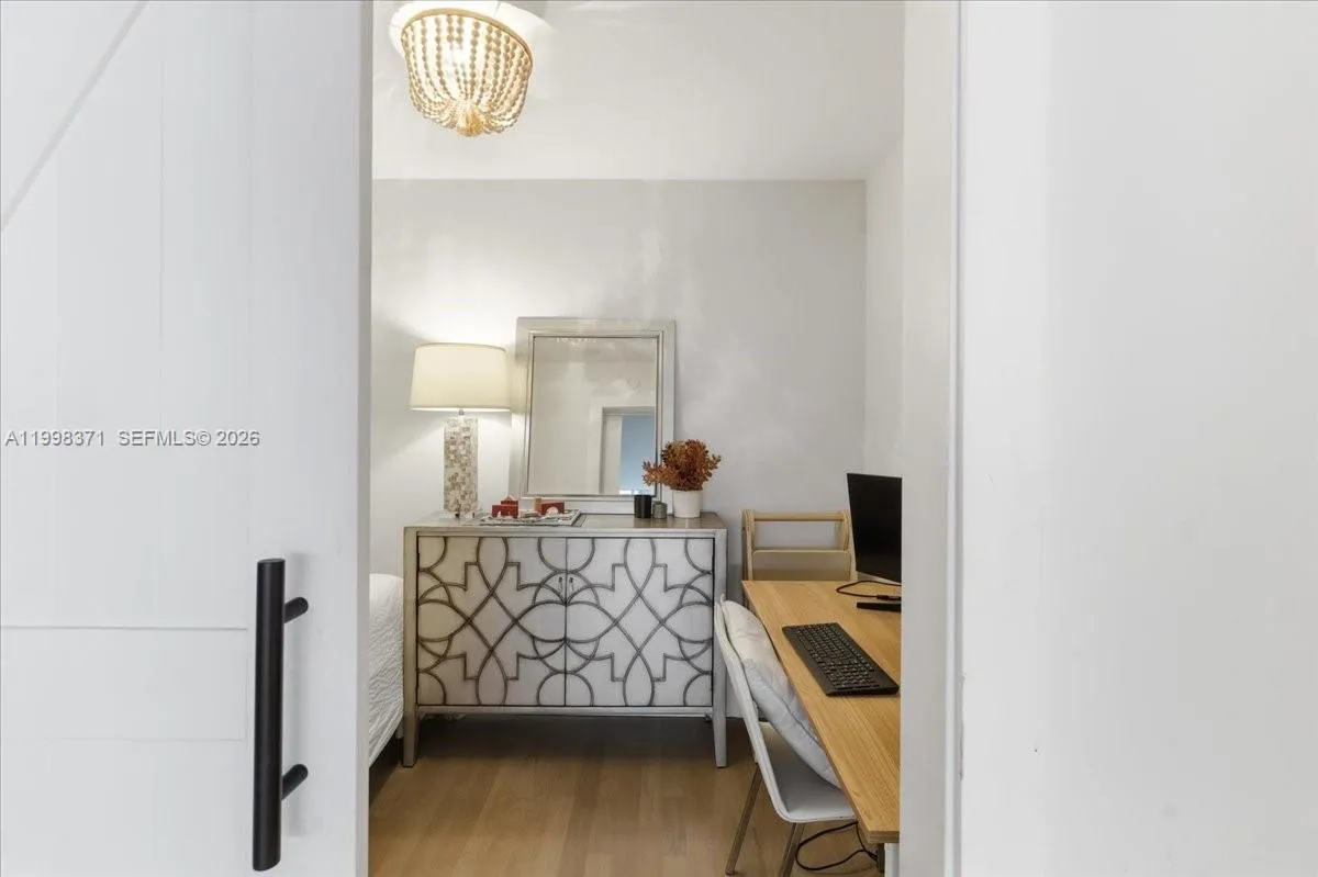 550 Ocean Drive 3h, Key Biscayne, Florida 33149, Key Biscayne, Florida 33149, 3 Bedrooms Bedrooms, ,2 BathroomsBathrooms,Residential,For Sale,550 Ocean Drive 3h, Key Biscayne, Florida 33149,A11998371