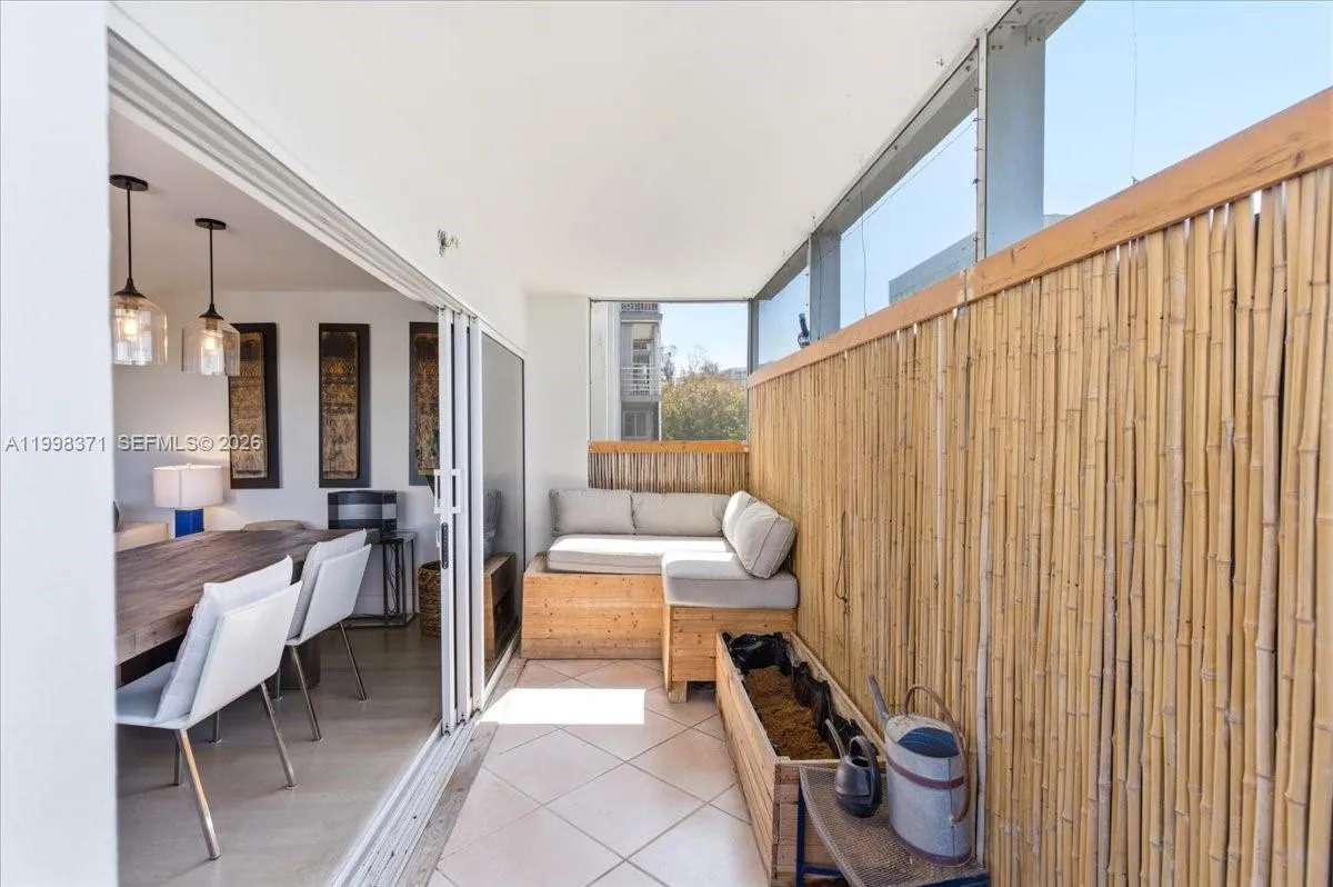 550 Ocean Drive 3h, Key Biscayne, Florida 33149, Key Biscayne, Florida 33149, 3 Bedrooms Bedrooms, ,2 BathroomsBathrooms,Residential,For Sale,550 Ocean Drive 3h, Key Biscayne, Florida 33149,A11998371