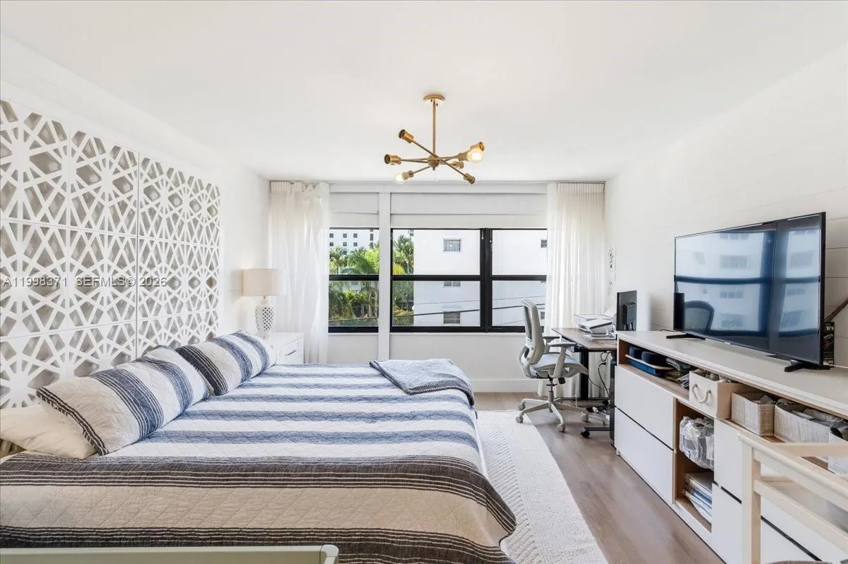 550 Ocean Drive 3h, Key Biscayne, Florida 33149, Key Biscayne, Florida 33149, 3 Bedrooms Bedrooms, ,2 BathroomsBathrooms,Residential,For Sale,550 Ocean Drive 3h, Key Biscayne, Florida 33149,A11998371