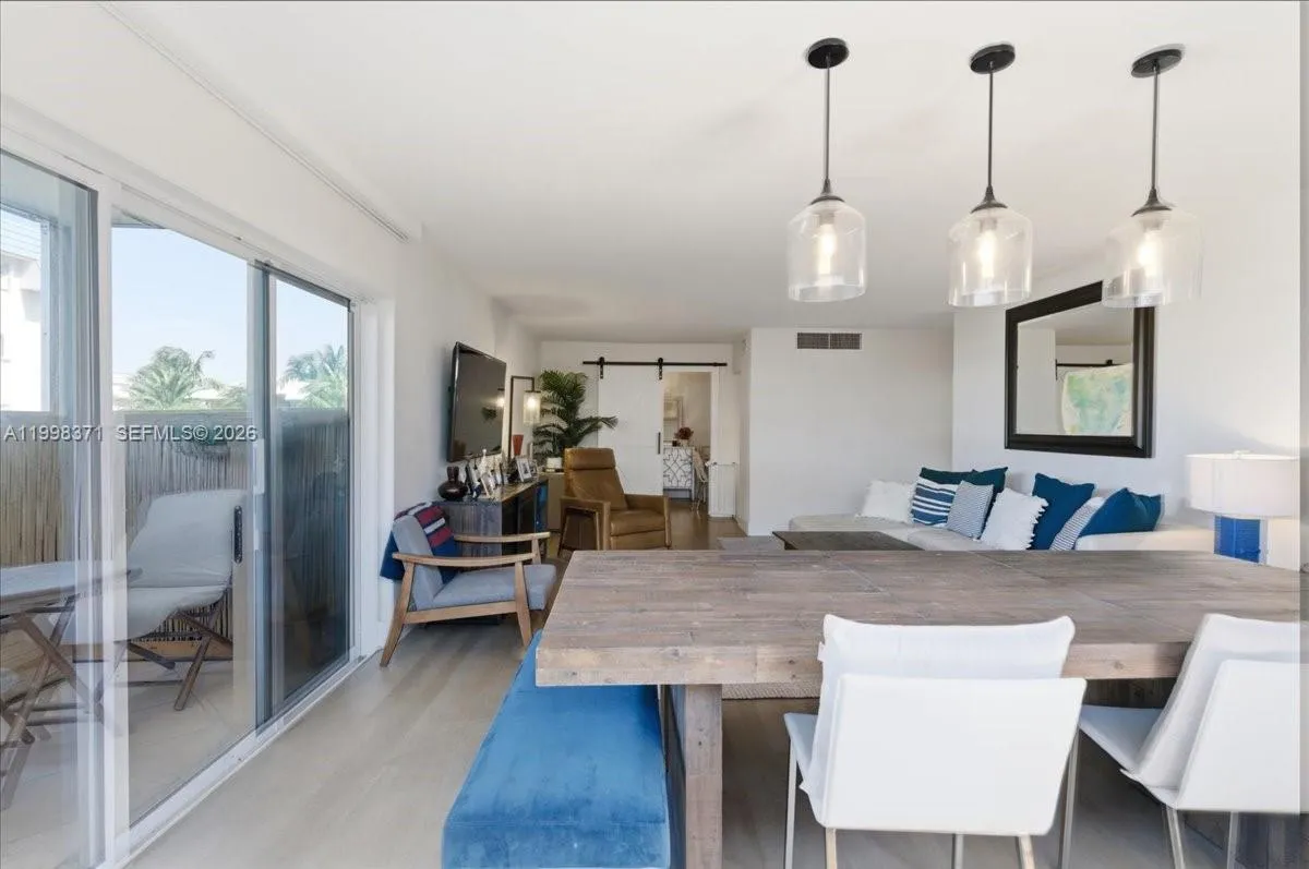 550 Ocean Drive 3h, Key Biscayne, Florida 33149, Key Biscayne, Florida 33149, 3 Bedrooms Bedrooms, ,2 BathroomsBathrooms,Residential,For Sale,550 Ocean Drive 3h, Key Biscayne, Florida 33149,A11998371