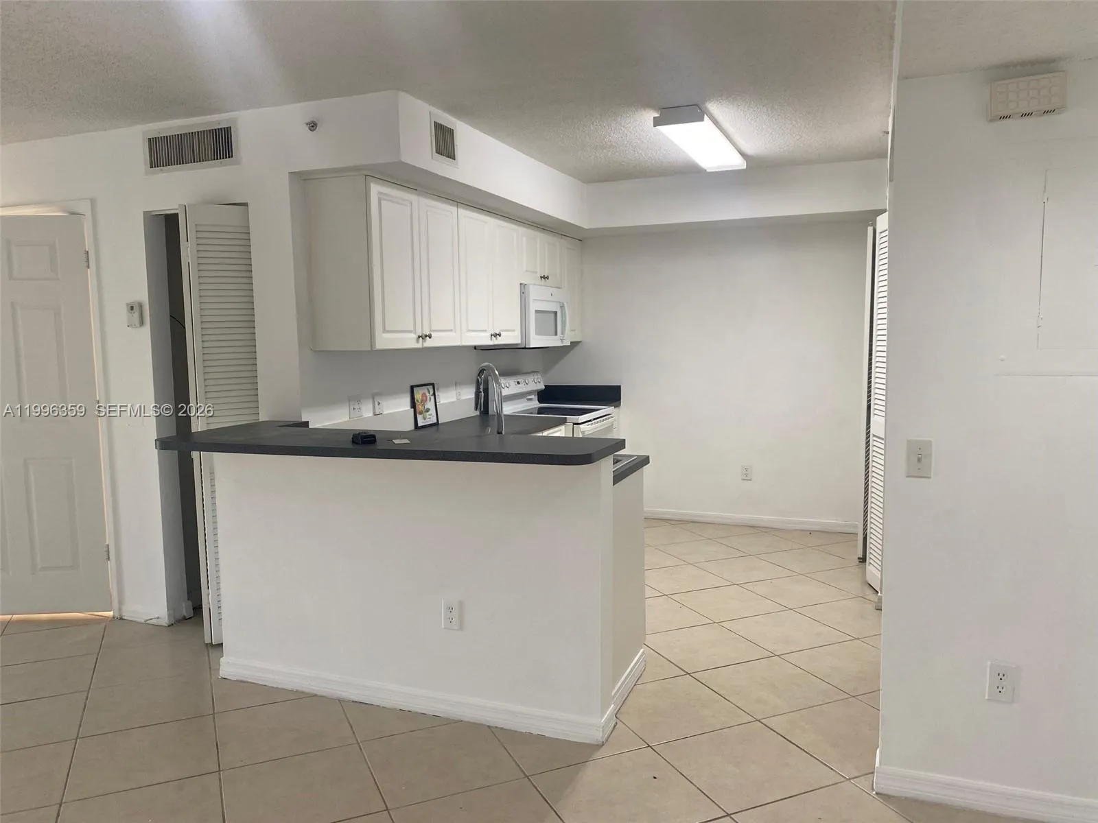 9645 Nw 1st Ct 1-106, Pembroke Pines, Florida 3302, Pembroke Pines, Florida 33024, 1 Bedroom Bedrooms, ,1 BathroomBathrooms,Residential Lease,For Rent,9645 Nw 1st Ct 1-106, Pembroke Pines, Florida 3302,A11996359