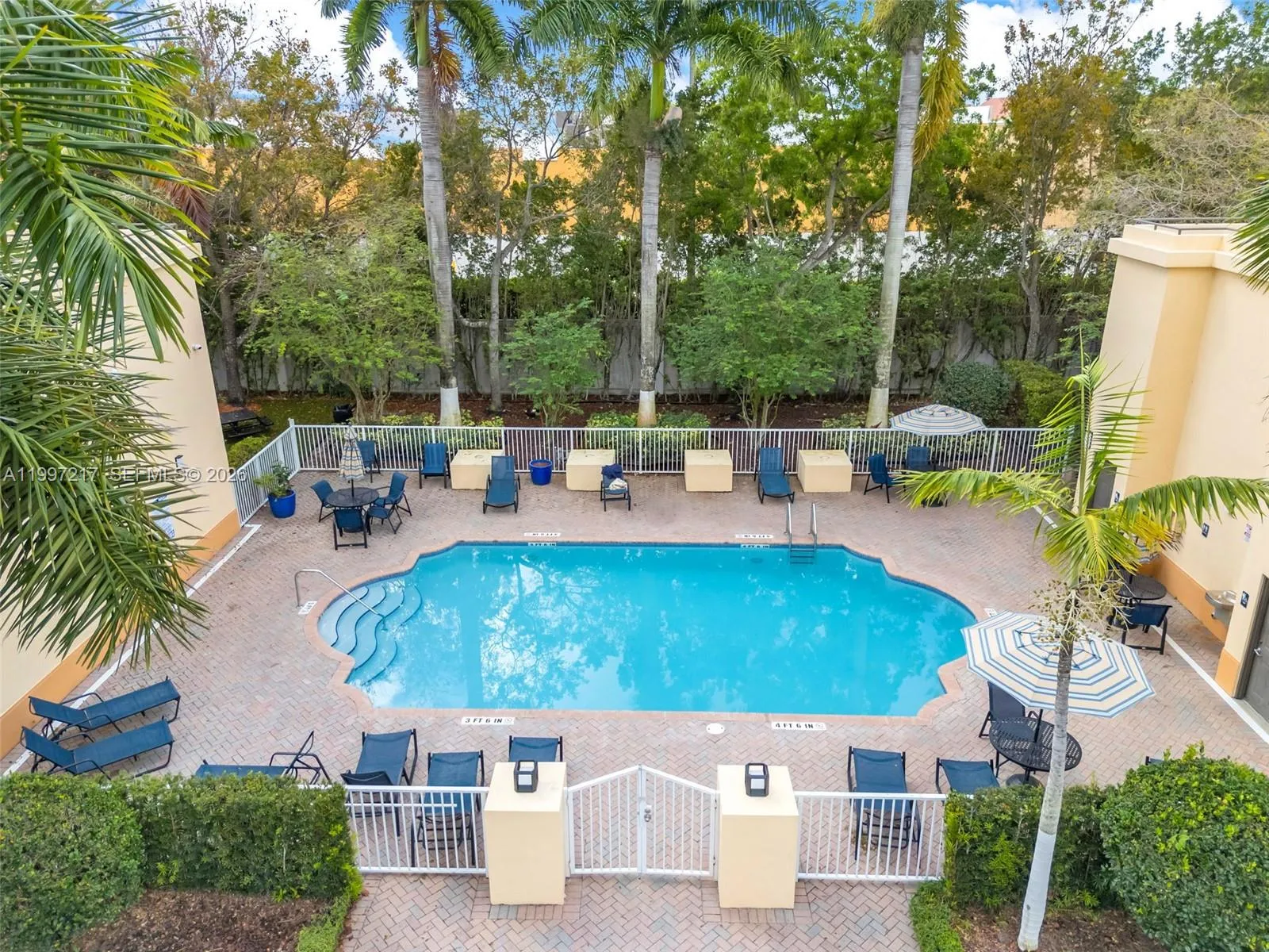 10012 Nw 7th St 206, Miami, Florida 33172, Miami, Florida 33172, 3 Bedrooms Bedrooms, ,2 BathroomsBathrooms,Residential,For Sale,10012 Nw 7th St 206, Miami, Florida 33172,A11997217