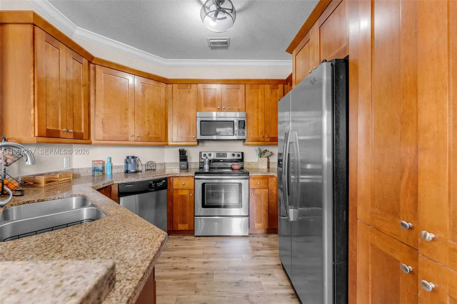 10012 Nw 7th St 206, Miami, Florida 33172, Miami, Florida 33172, 3 Bedrooms Bedrooms, ,2 BathroomsBathrooms,Residential,For Sale,10012 Nw 7th St 206, Miami, Florida 33172,A11997217