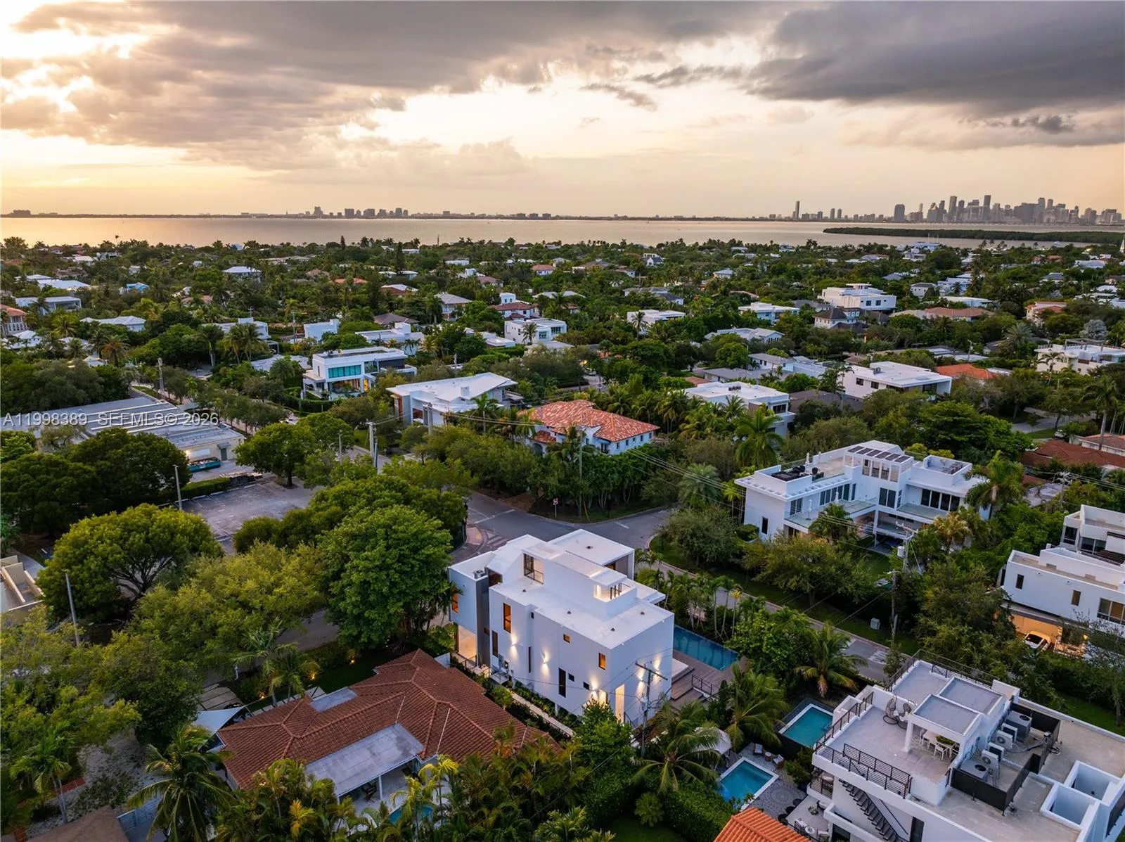 571 Glenridge Rd, Key Biscayne, Florida 33149, Key Biscayne, Florida 33149, 5 Bedrooms Bedrooms, ,7 BathroomsBathrooms,Residential,For Sale,571 Glenridge Rd, Key Biscayne, Florida 33149,A11998389