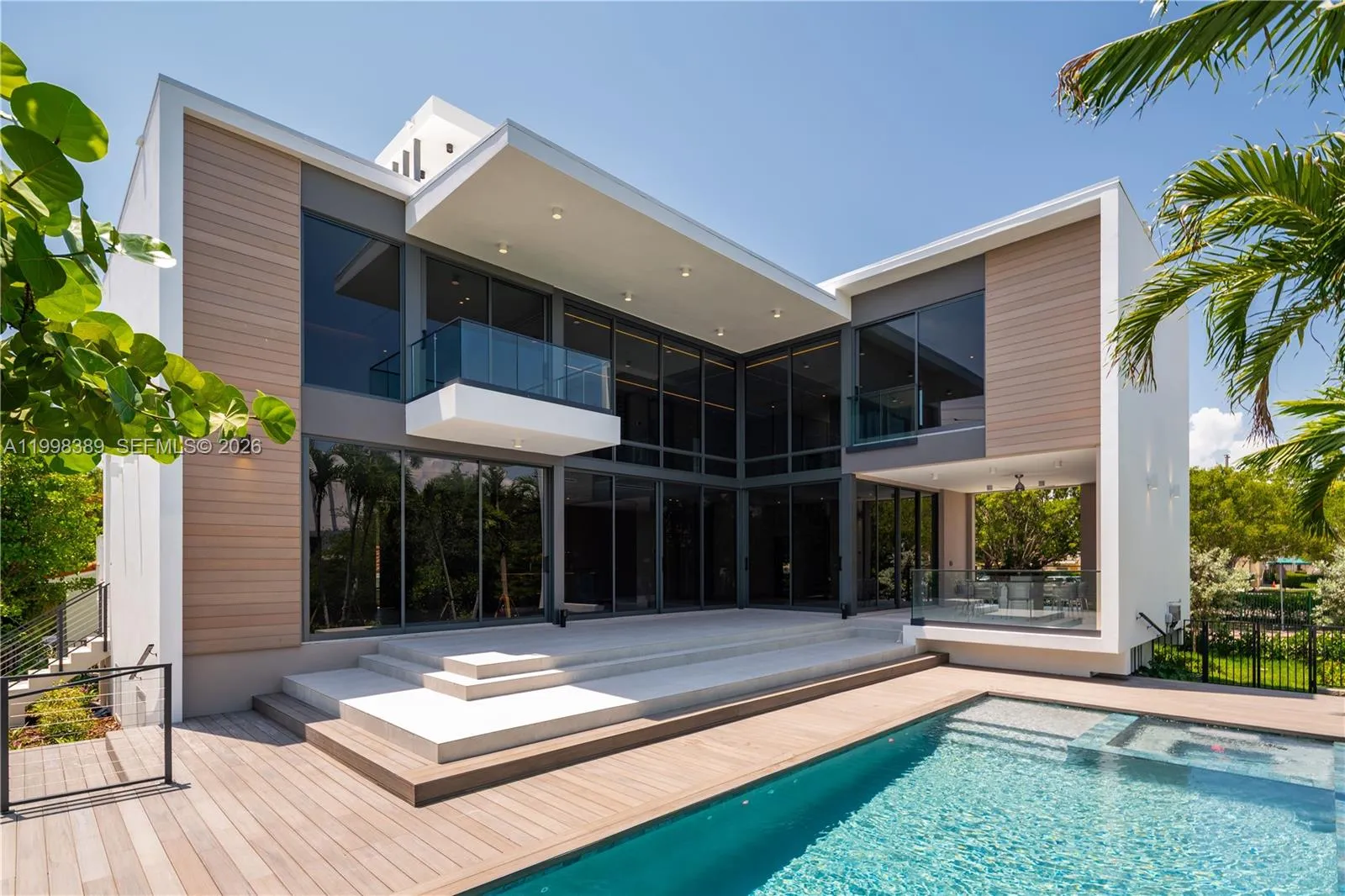 571 Glenridge Rd, Key Biscayne, Florida 33149, Key Biscayne, Florida 33149, 5 Bedrooms Bedrooms, ,7 BathroomsBathrooms,Residential,For Sale,571 Glenridge Rd, Key Biscayne, Florida 33149,A11998389