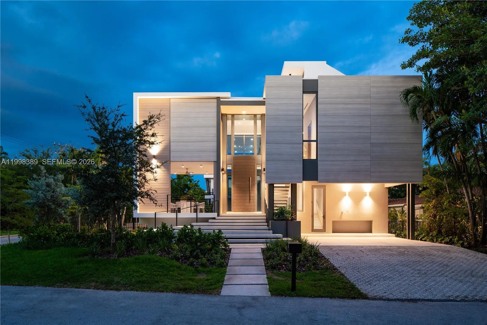 571 Glenridge Rd, Key Biscayne, Florida 33149, Key Biscayne, Florida 33149, 5 Bedrooms Bedrooms, ,7 BathroomsBathrooms,Residential,For Sale,571 Glenridge Rd, Key Biscayne, Florida 33149,A11998389