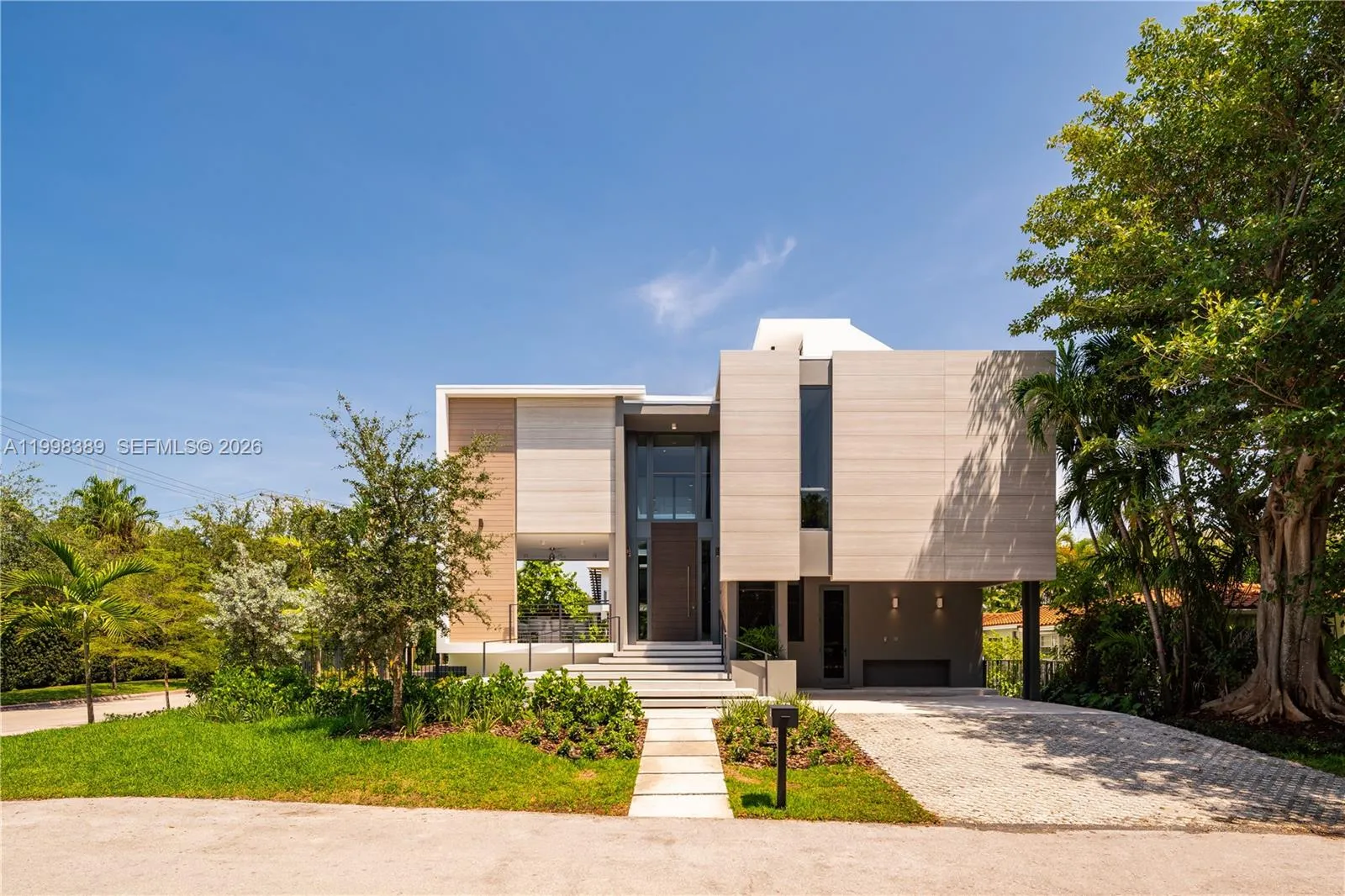 571 Glenridge Rd, Key Biscayne, Florida 33149, Key Biscayne, Florida 33149, 5 Bedrooms Bedrooms, ,7 BathroomsBathrooms,Residential,For Sale,571 Glenridge Rd, Key Biscayne, Florida 33149,A11998389