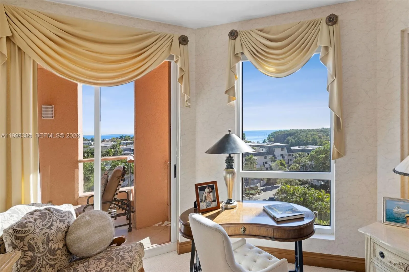 10 Edgewater Dr 7g, Coral Gables, Florida 33133, Coral Gables, Florida 33133, 2 Bedrooms Bedrooms, ,3 BathroomsBathrooms,Residential,For Sale,10 Edgewater Dr 7g, Coral Gables, Florida 33133,A11998385