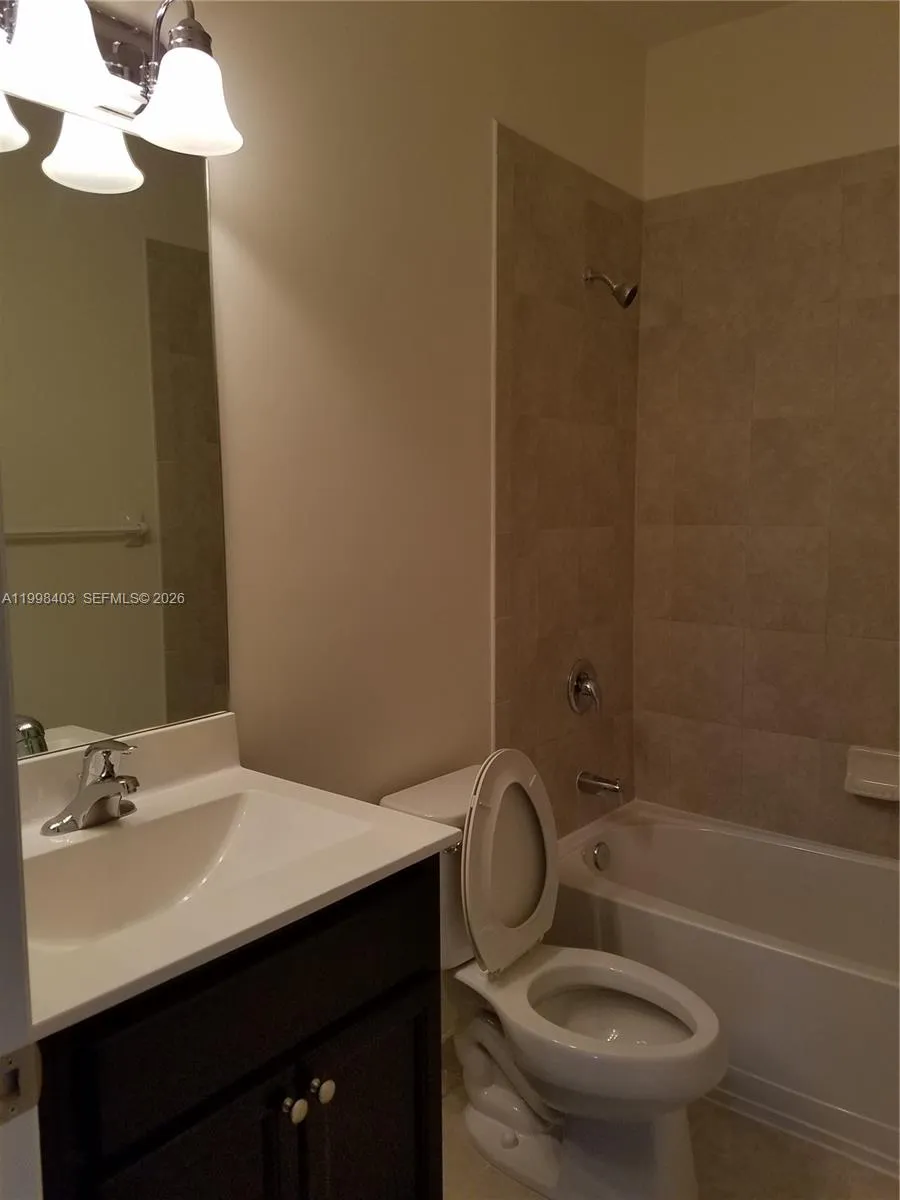 10620 Nw 88th St 204, Doral, Florida 33178, Doral, Florida 33178, 3 Bedrooms Bedrooms, ,2 BathroomsBathrooms,Residential Lease,For Rent,10620 Nw 88th St 204, Doral, Florida 33178,A11998403