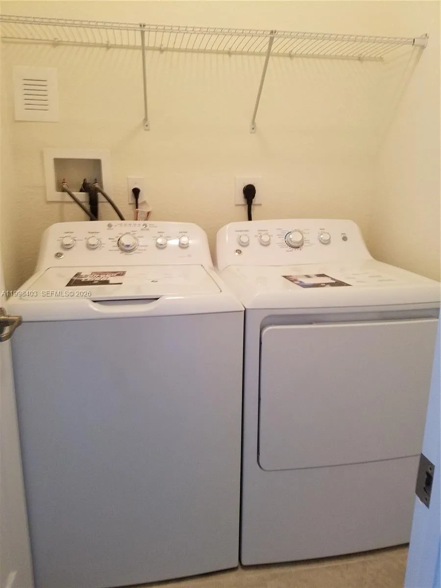 10620 Nw 88th St 204, Doral, Florida 33178, Doral, Florida 33178, 3 Bedrooms Bedrooms, ,2 BathroomsBathrooms,Residential Lease,For Rent,10620 Nw 88th St 204, Doral, Florida 33178,A11998403