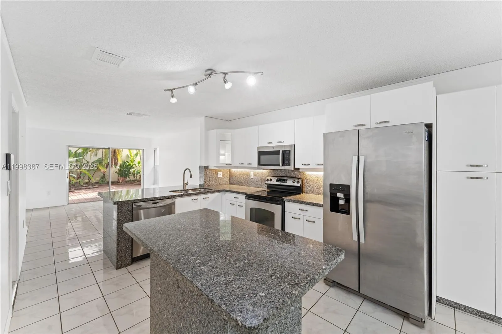 1120 W Lake St 0, Hollywood, Florida 33020, Hollywood, Florida 33020, 3 Bedrooms Bedrooms, ,2 BathroomsBathrooms,Residential Lease,For Rent,1120 W Lake St 0, Hollywood, Florida 33020,A11998387