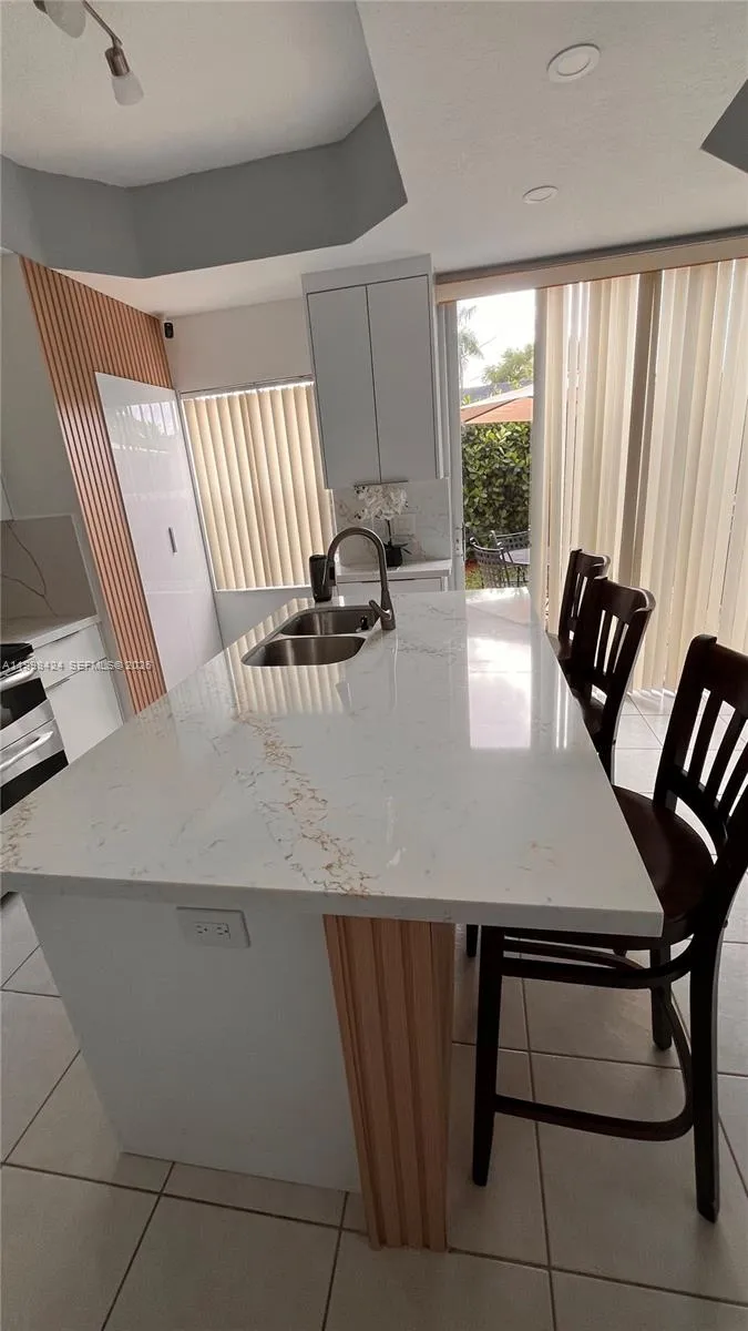 4943 Leeward Ln 3204, Dania Beach, Florida 33312, Dania Beach, Florida 33312, 3 Bedrooms Bedrooms, ,3 BathroomsBathrooms,Residential,For Sale,4943 Leeward Ln 3204, Dania Beach, Florida 33312,A11998424