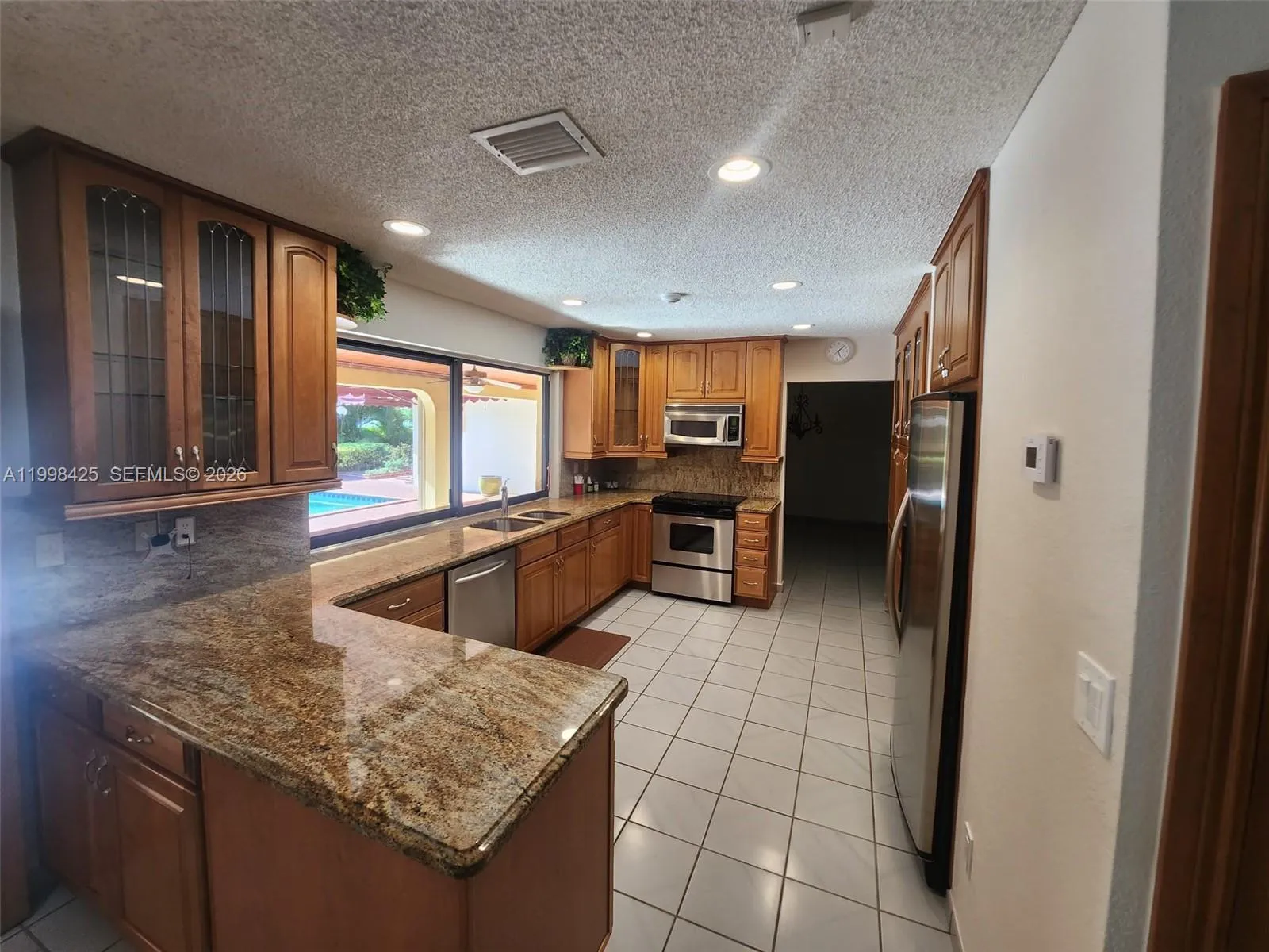 Miami, Florida 33165, Miami, Florida 33165, 4 Bedrooms Bedrooms, ,3 BathroomsBathrooms,Residential Lease,For Rent, Miami, Florida 33165,A11998425
