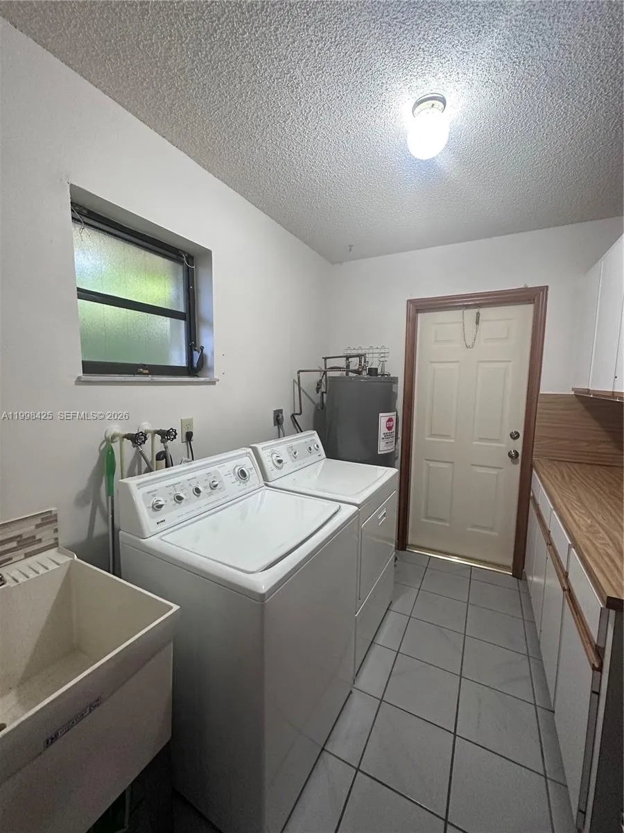 Miami, Florida 33165, Miami, Florida 33165, 4 Bedrooms Bedrooms, ,3 BathroomsBathrooms,Residential Lease,For Rent, Miami, Florida 33165,A11998425
