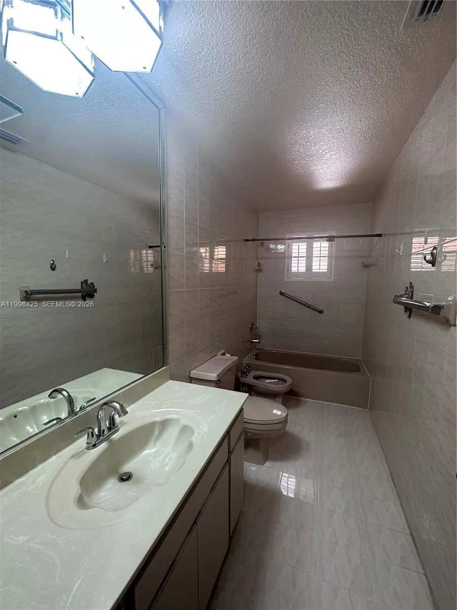 Miami, Florida 33165, Miami, Florida 33165, 4 Bedrooms Bedrooms, ,3 BathroomsBathrooms,Residential Lease,For Rent, Miami, Florida 33165,A11998425