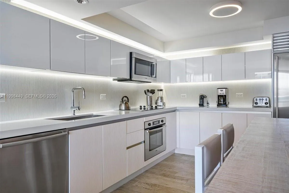 102 24th St 1520, Miami Beach, Florida 33139, Miami Beach, Florida 33139, 2 Bedrooms Bedrooms, ,2 BathroomsBathrooms,Residential,For Sale,102 24th St 1520, Miami Beach, Florida 33139,A11998449