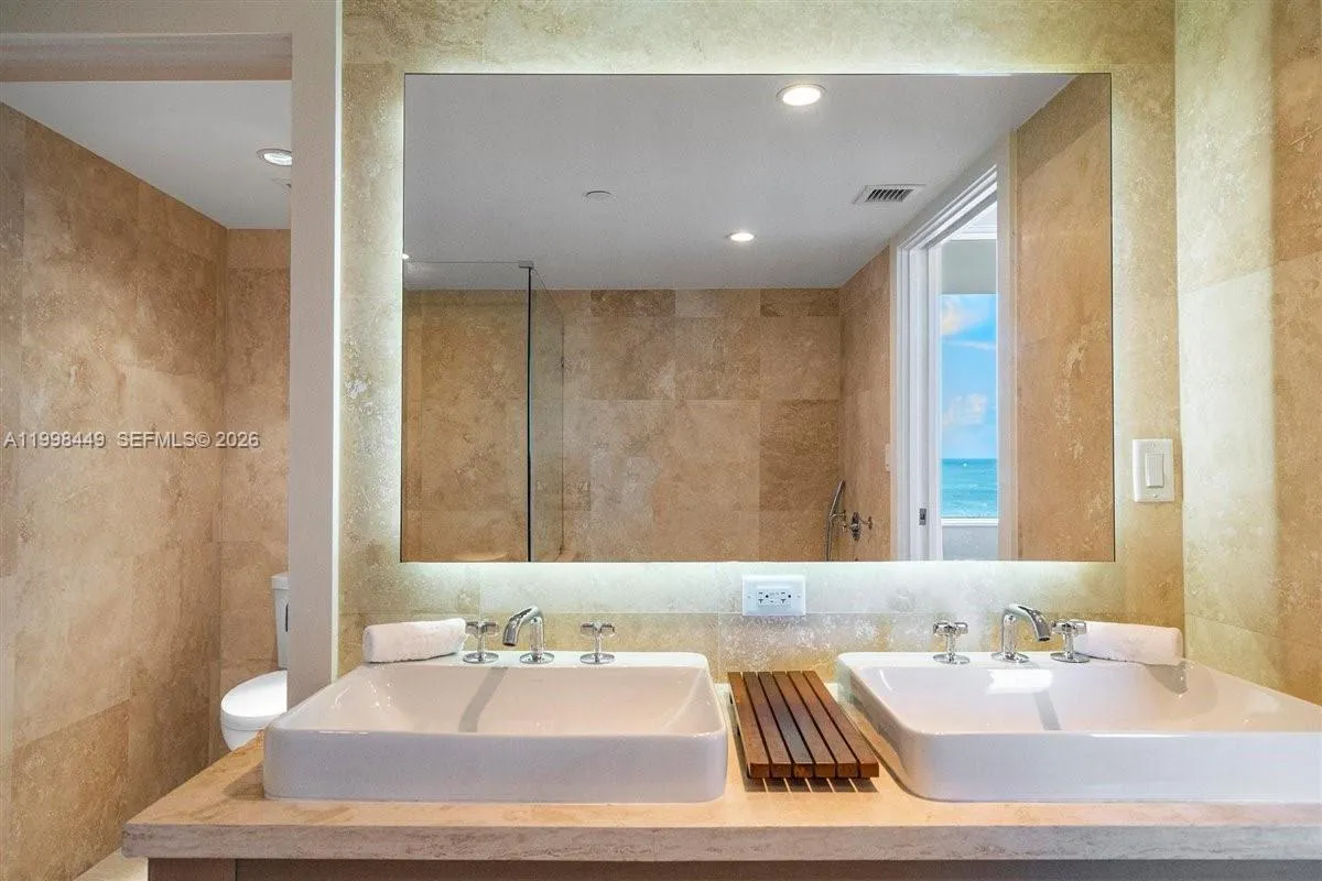 102 24th St 1520, Miami Beach, Florida 33139, Miami Beach, Florida 33139, 2 Bedrooms Bedrooms, ,2 BathroomsBathrooms,Residential,For Sale,102 24th St 1520, Miami Beach, Florida 33139,A11998449