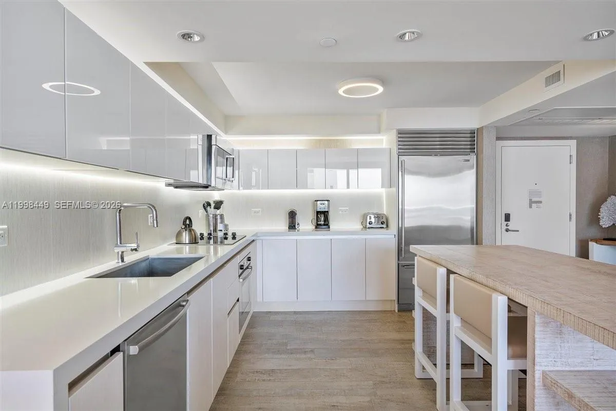 102 24th St 1520, Miami Beach, Florida 33139, Miami Beach, Florida 33139, 2 Bedrooms Bedrooms, ,2 BathroomsBathrooms,Residential,For Sale,102 24th St 1520, Miami Beach, Florida 33139,A11998449