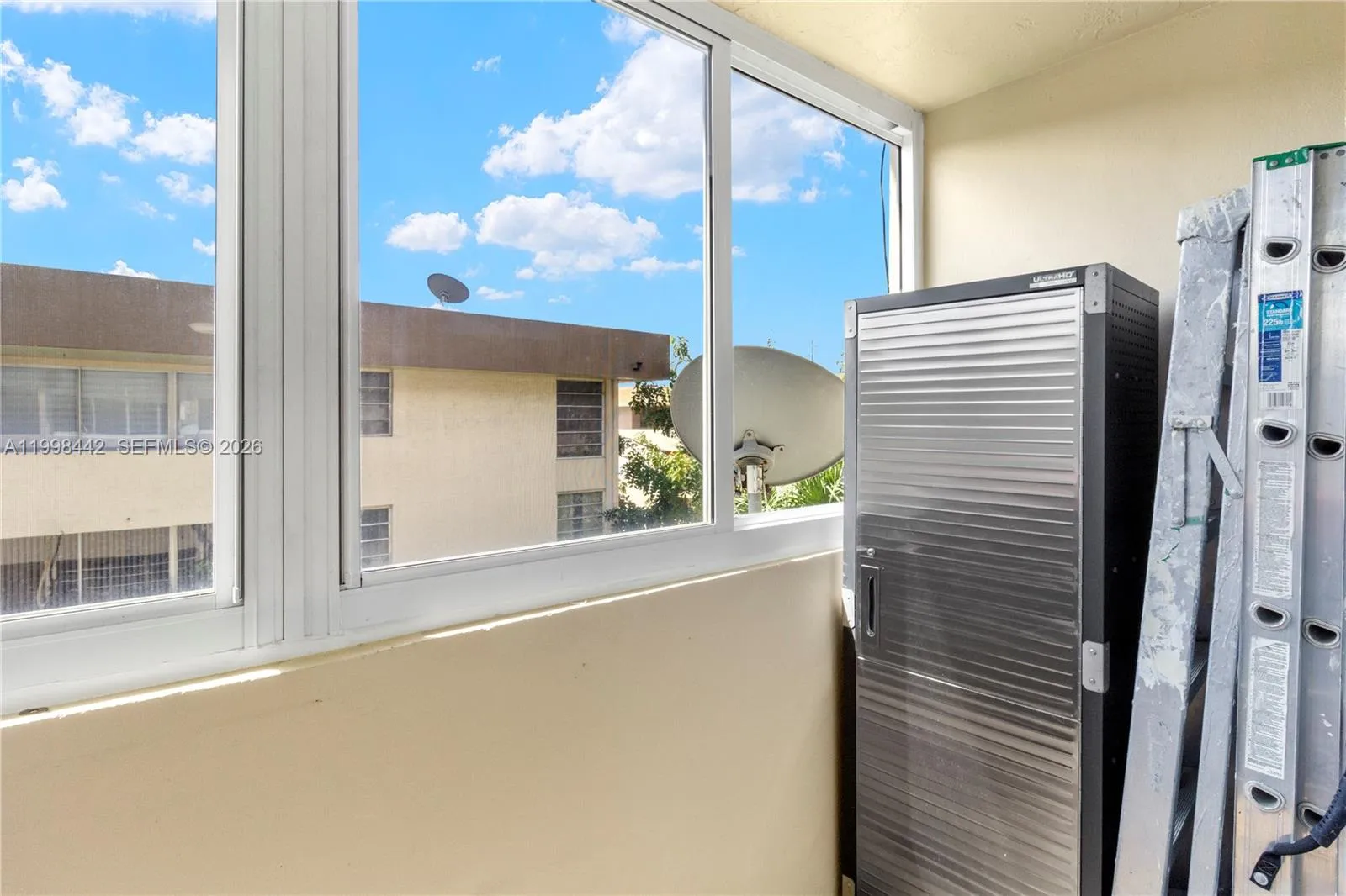 Miami, Florida 33172, 2 Bedrooms Bedrooms, ,2 BathroomsBathrooms,Residential,For Sale,A11998442