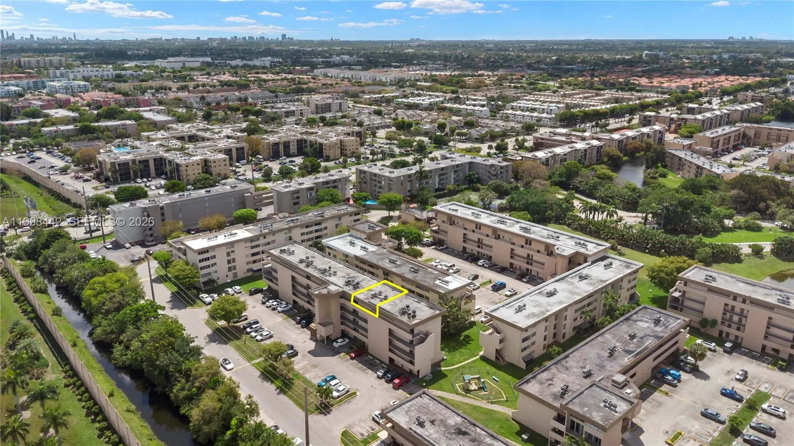 Miami, Florida 33172, 2 Bedrooms Bedrooms, ,2 BathroomsBathrooms,Residential,For Sale,A11998442