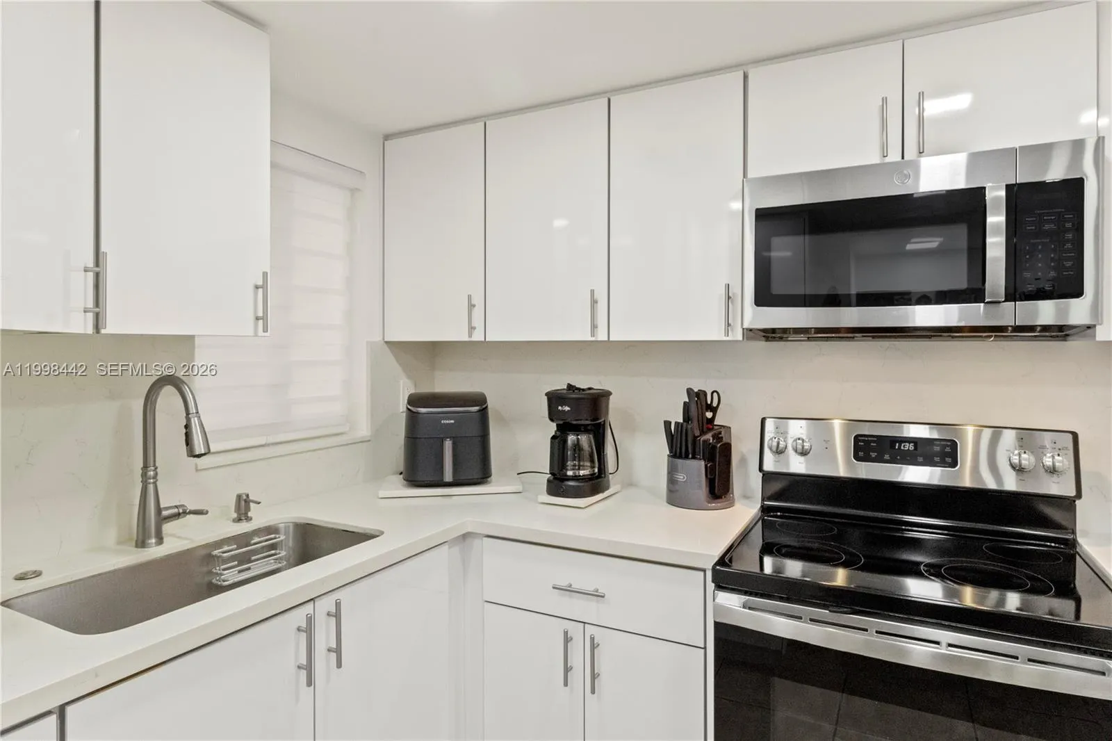 Miami, Florida 33172, 2 Bedrooms Bedrooms, ,2 BathroomsBathrooms,Residential,For Sale,A11998442